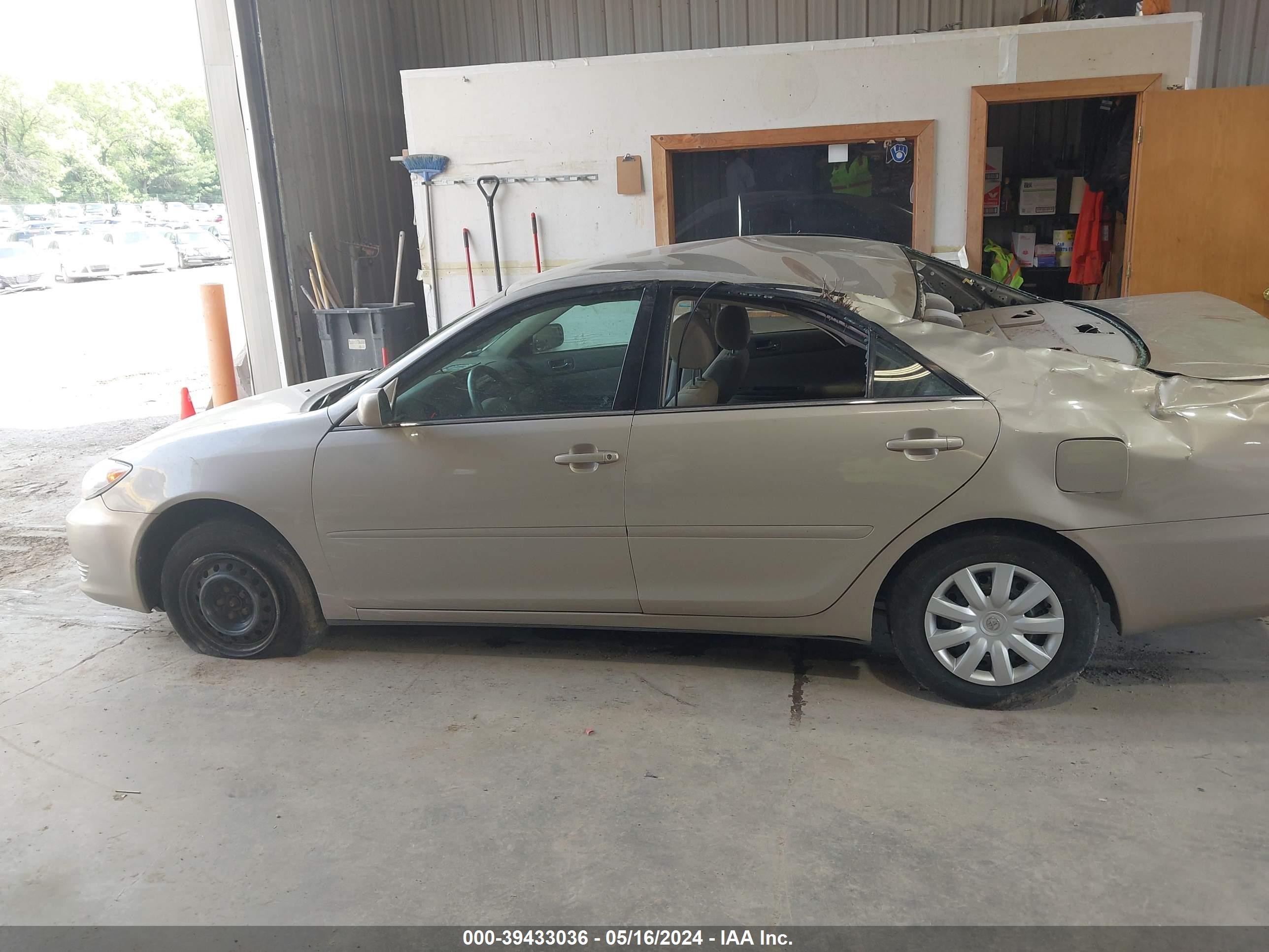 Photo 13 VIN: 4T1BE32K66U694636 - TOYOTA CAMRY 