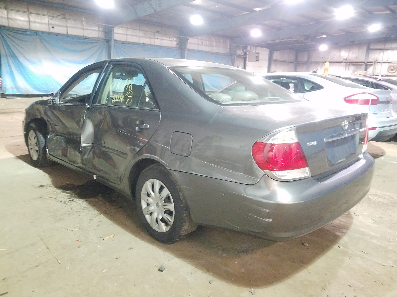 Photo 2 VIN: 4T1BE32K66U724136 - TOYOTA CAMRY LE 