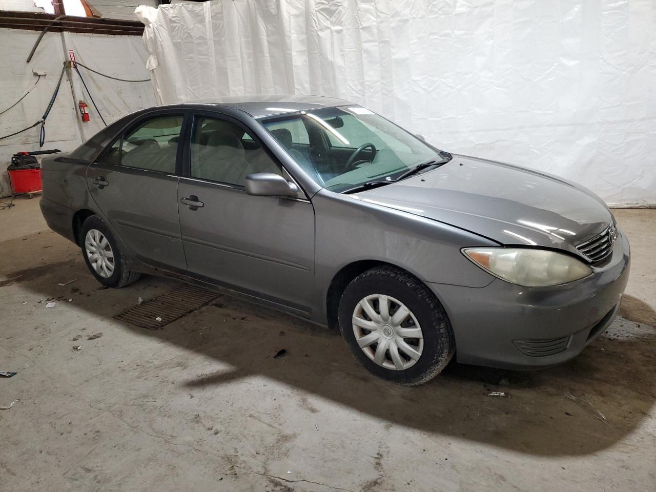 Photo 3 VIN: 4T1BE32K66U731118 - TOYOTA CAMRY LE 