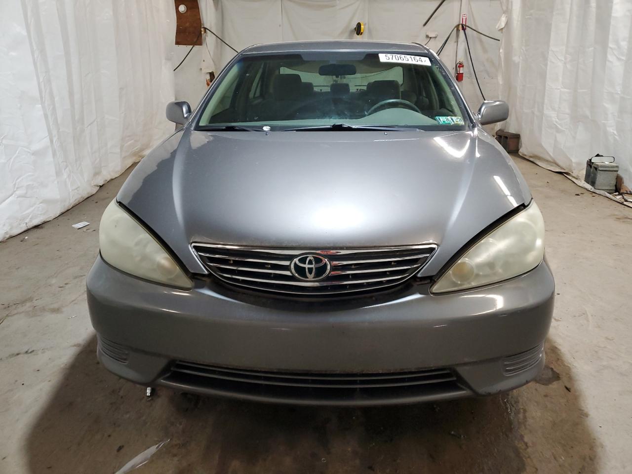 Photo 4 VIN: 4T1BE32K66U731118 - TOYOTA CAMRY LE 