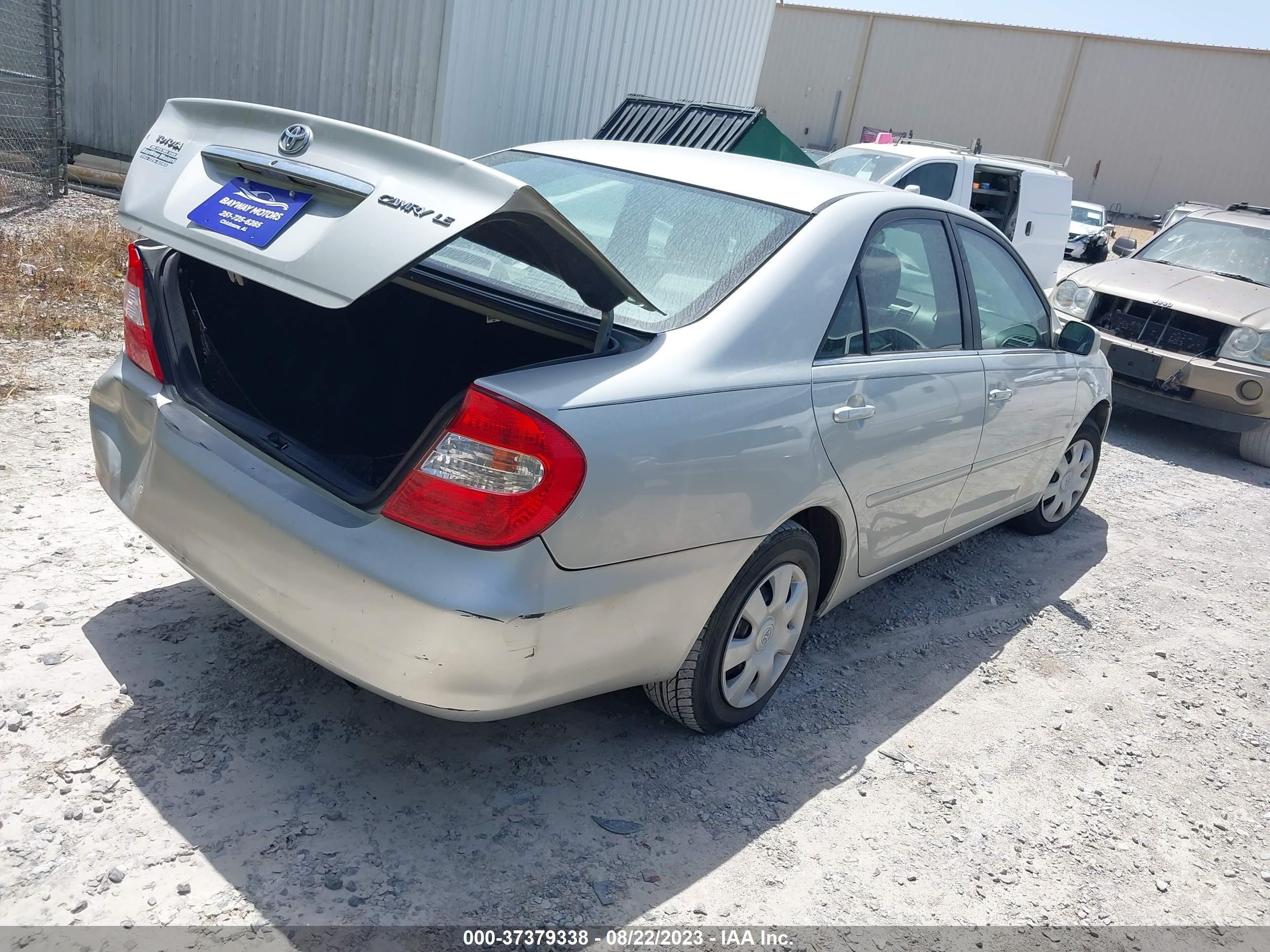 Photo 3 VIN: 4T1BE32K72U087560 - TOYOTA CAMRY 