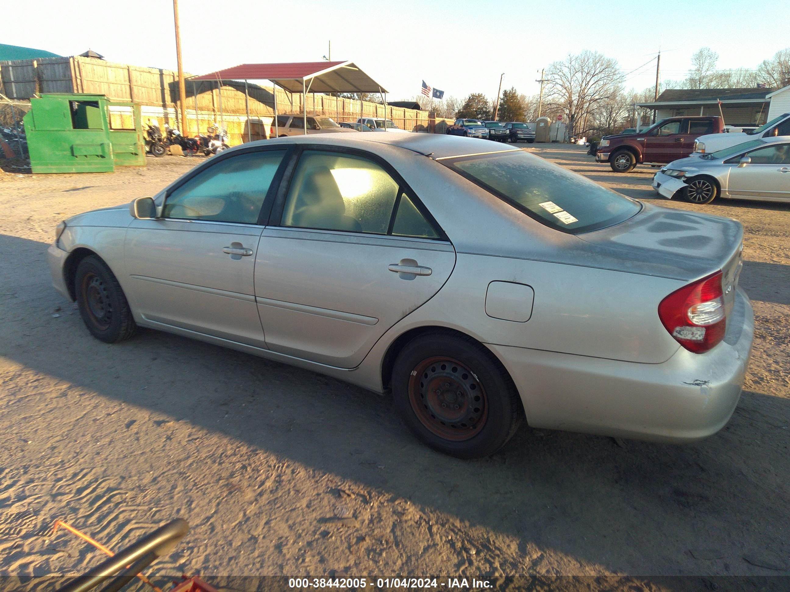 Photo 2 VIN: 4T1BE32K72U521279 - TOYOTA CAMRY 