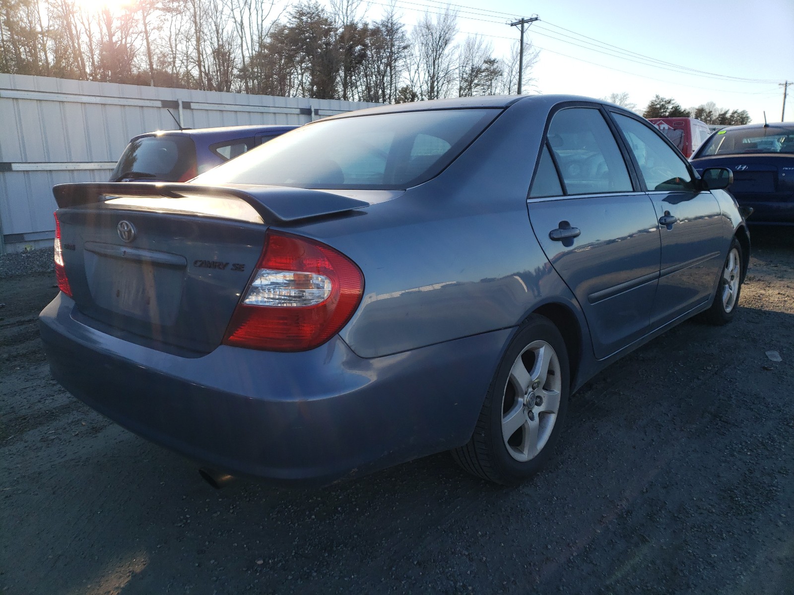 Photo 3 VIN: 4T1BE32K72U576380 - TOYOTA CAMRY LE 