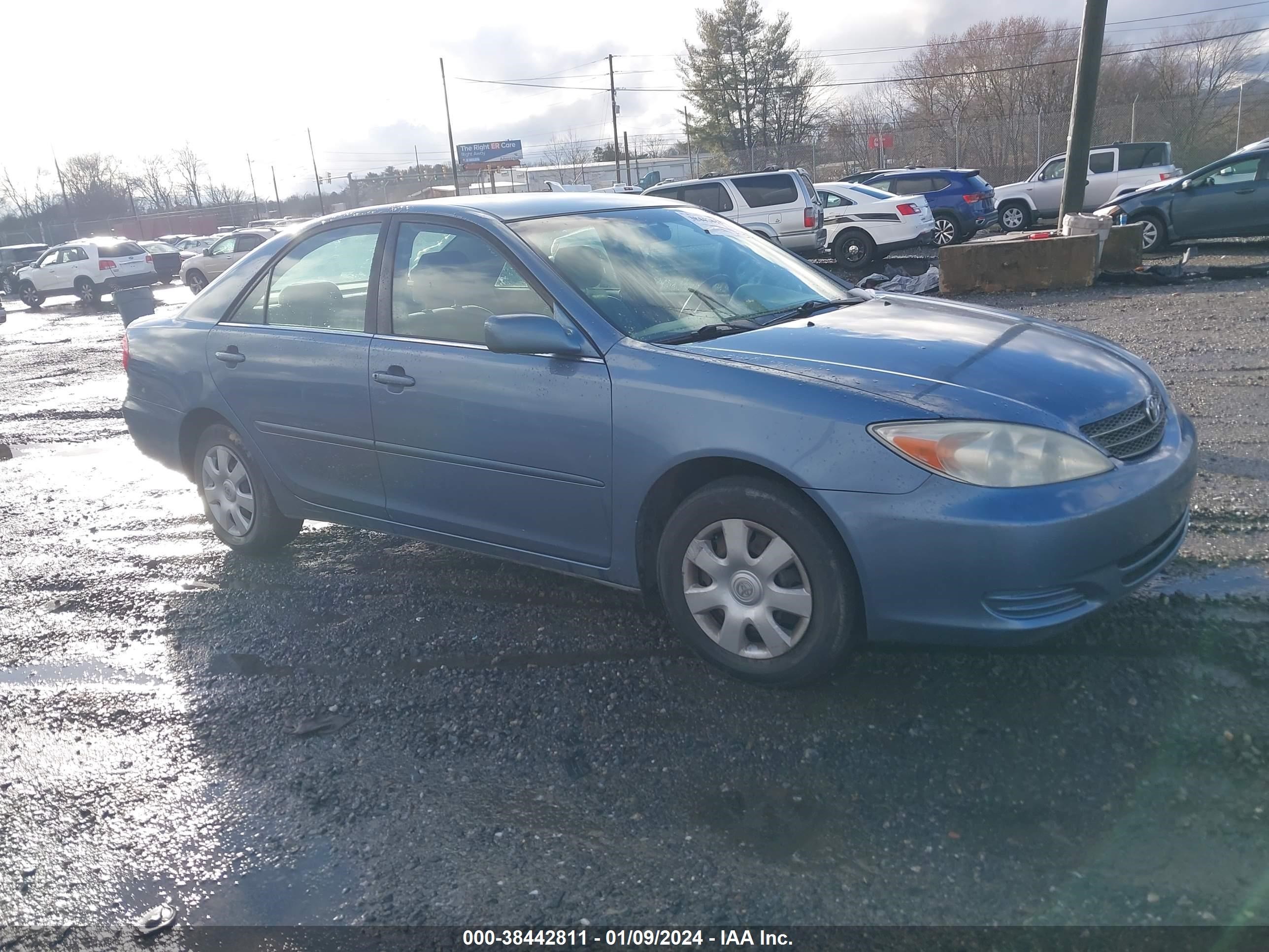 Photo 0 VIN: 4T1BE32K72U577450 - TOYOTA CAMRY 