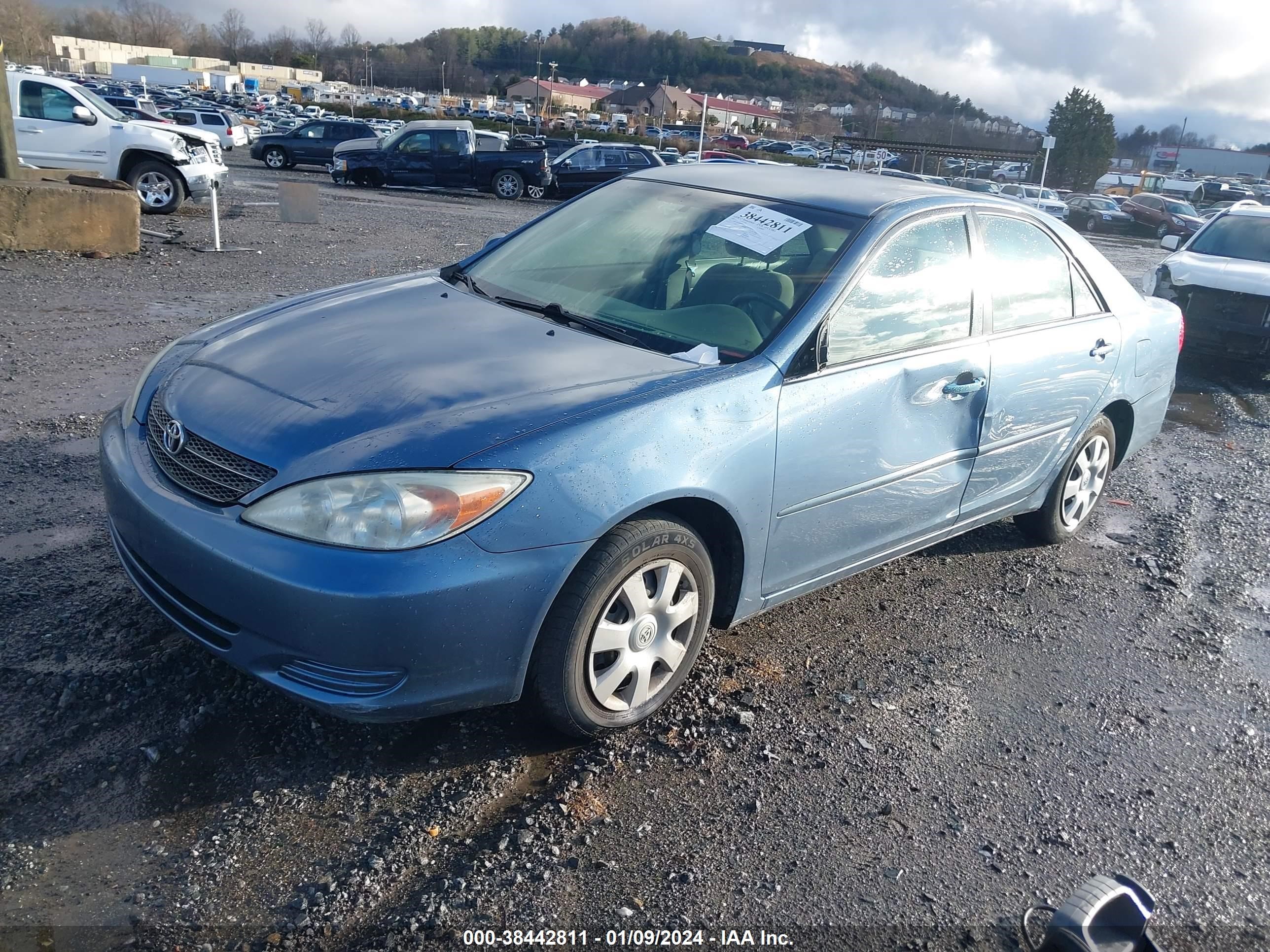 Photo 1 VIN: 4T1BE32K72U577450 - TOYOTA CAMRY 