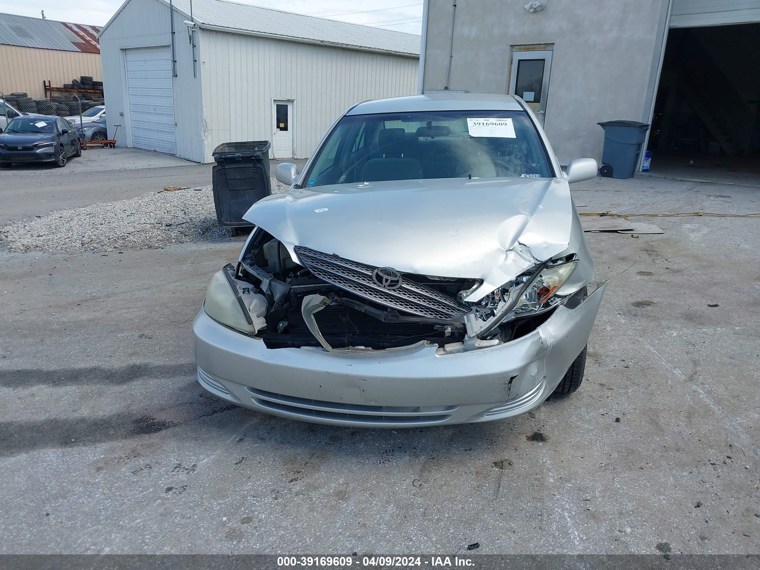 Photo 11 VIN: 4T1BE32K73U212364 - TOYOTA CAMRY 