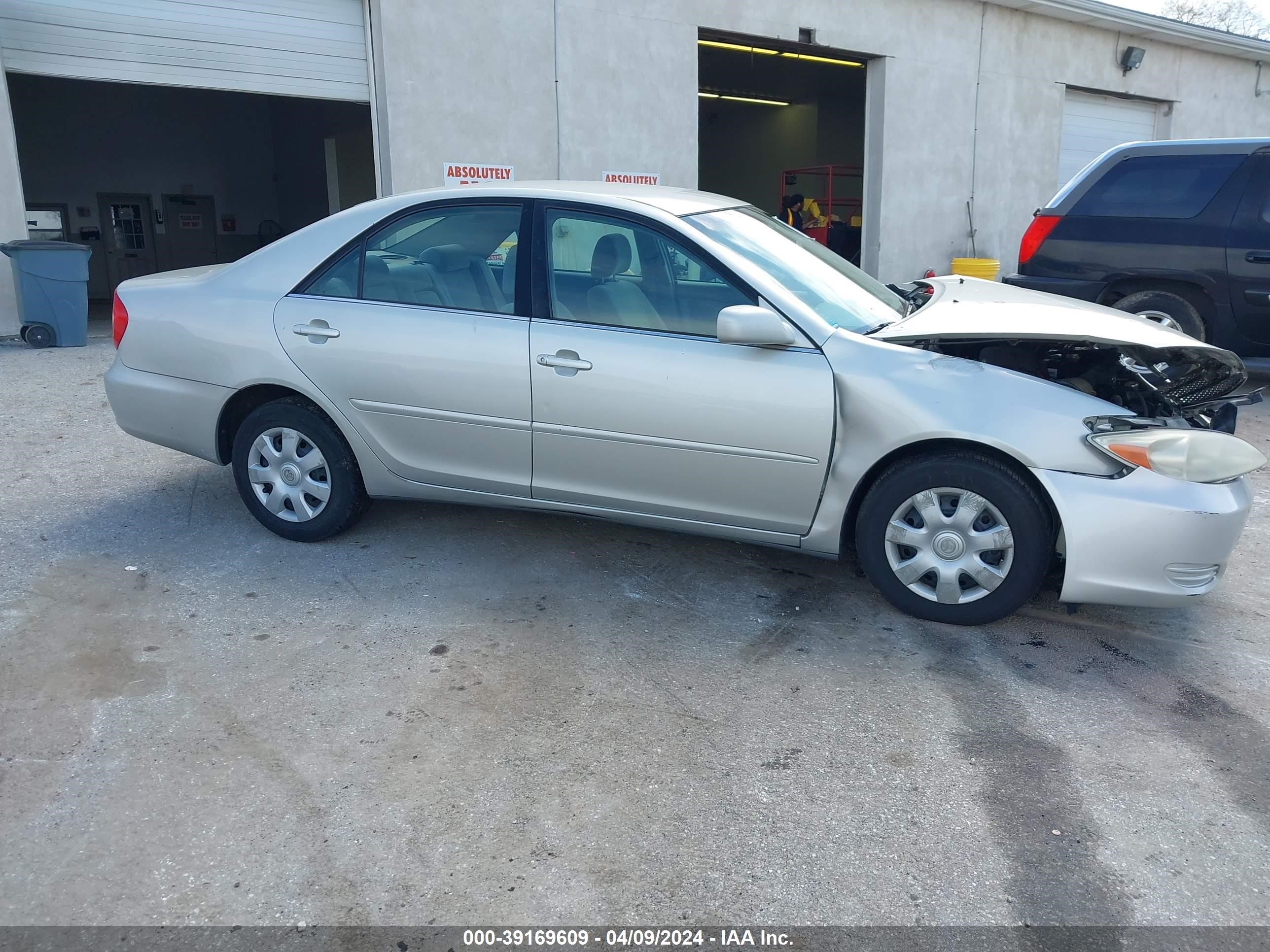 Photo 12 VIN: 4T1BE32K73U212364 - TOYOTA CAMRY 