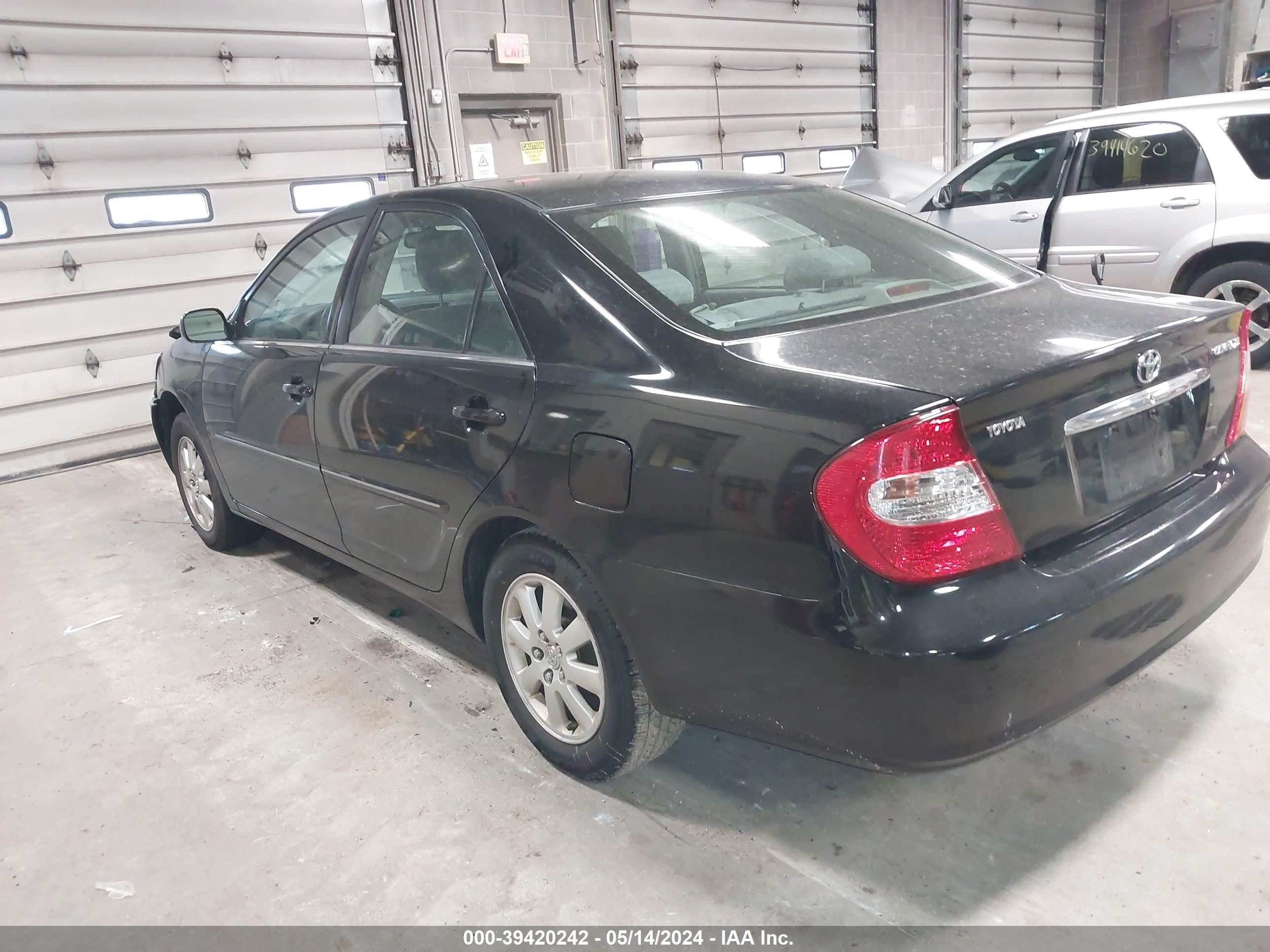 Photo 2 VIN: 4T1BE32K74U337785 - TOYOTA CAMRY 