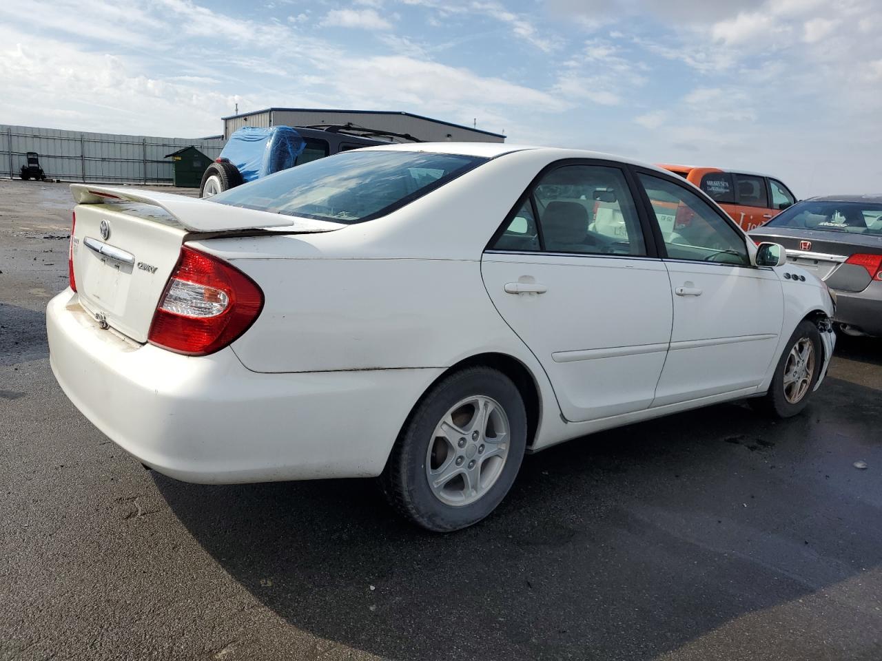 Photo 2 VIN: 4T1BE32K74U368650 - TOYOTA CAMRY 