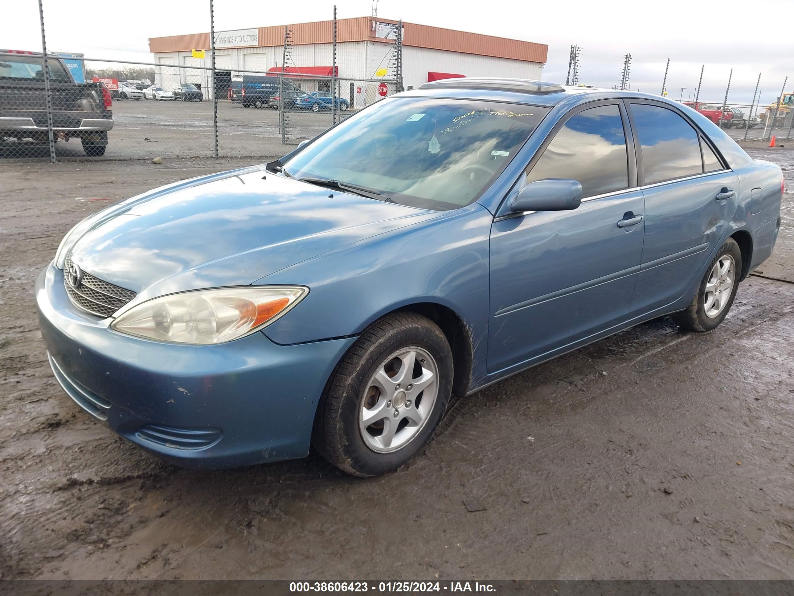 Photo 1 VIN: 4T1BE32K74U792460 - TOYOTA CAMRY 