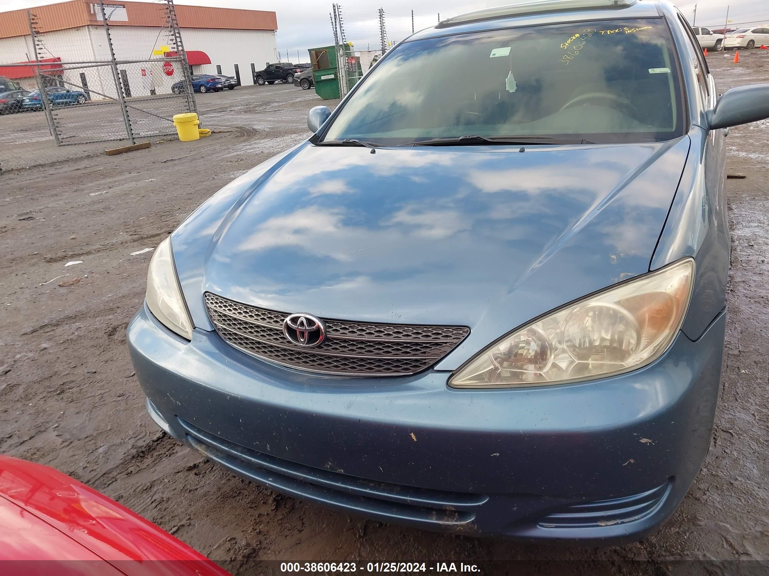 Photo 11 VIN: 4T1BE32K74U792460 - TOYOTA CAMRY 