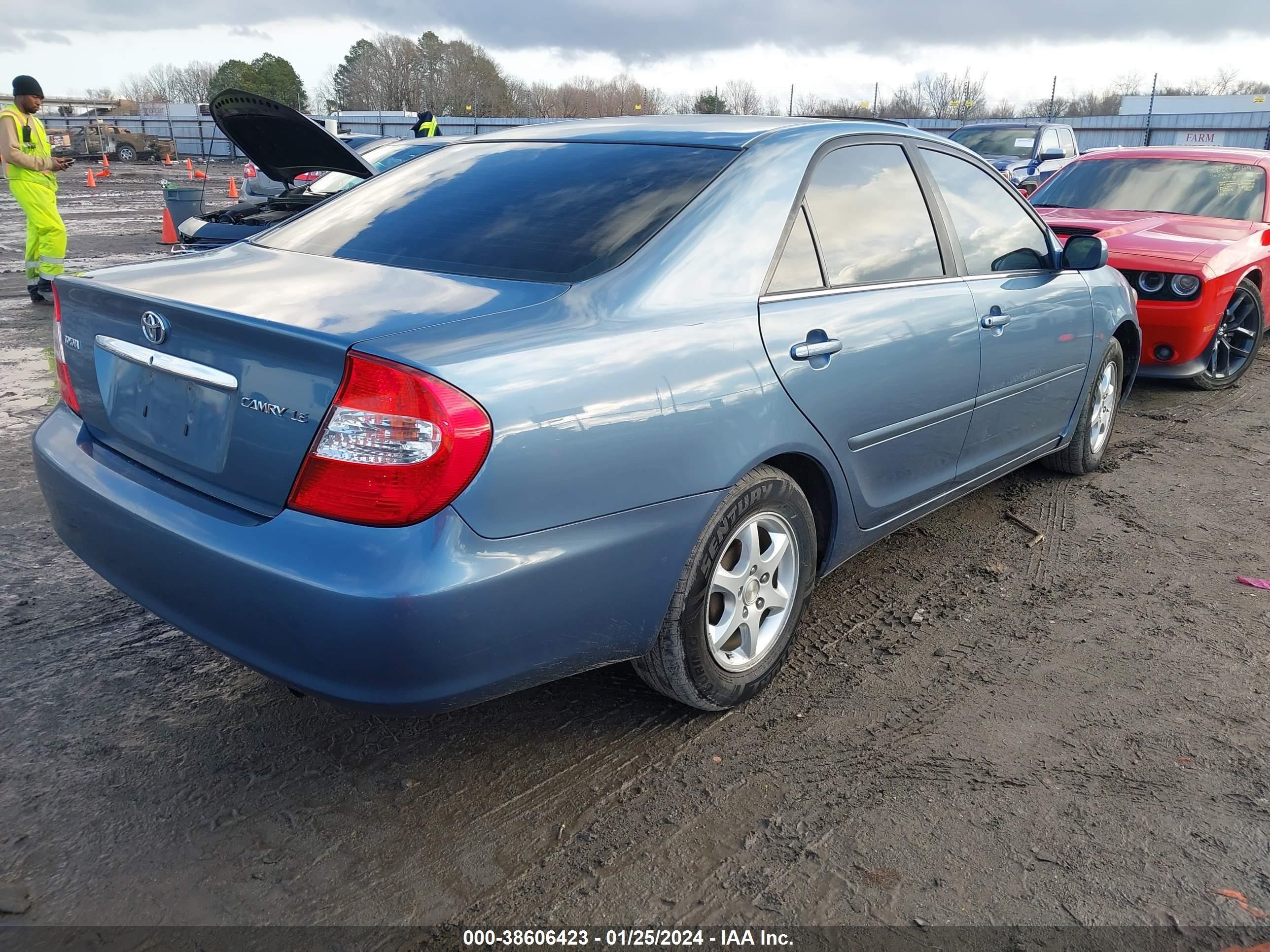 Photo 3 VIN: 4T1BE32K74U792460 - TOYOTA CAMRY 