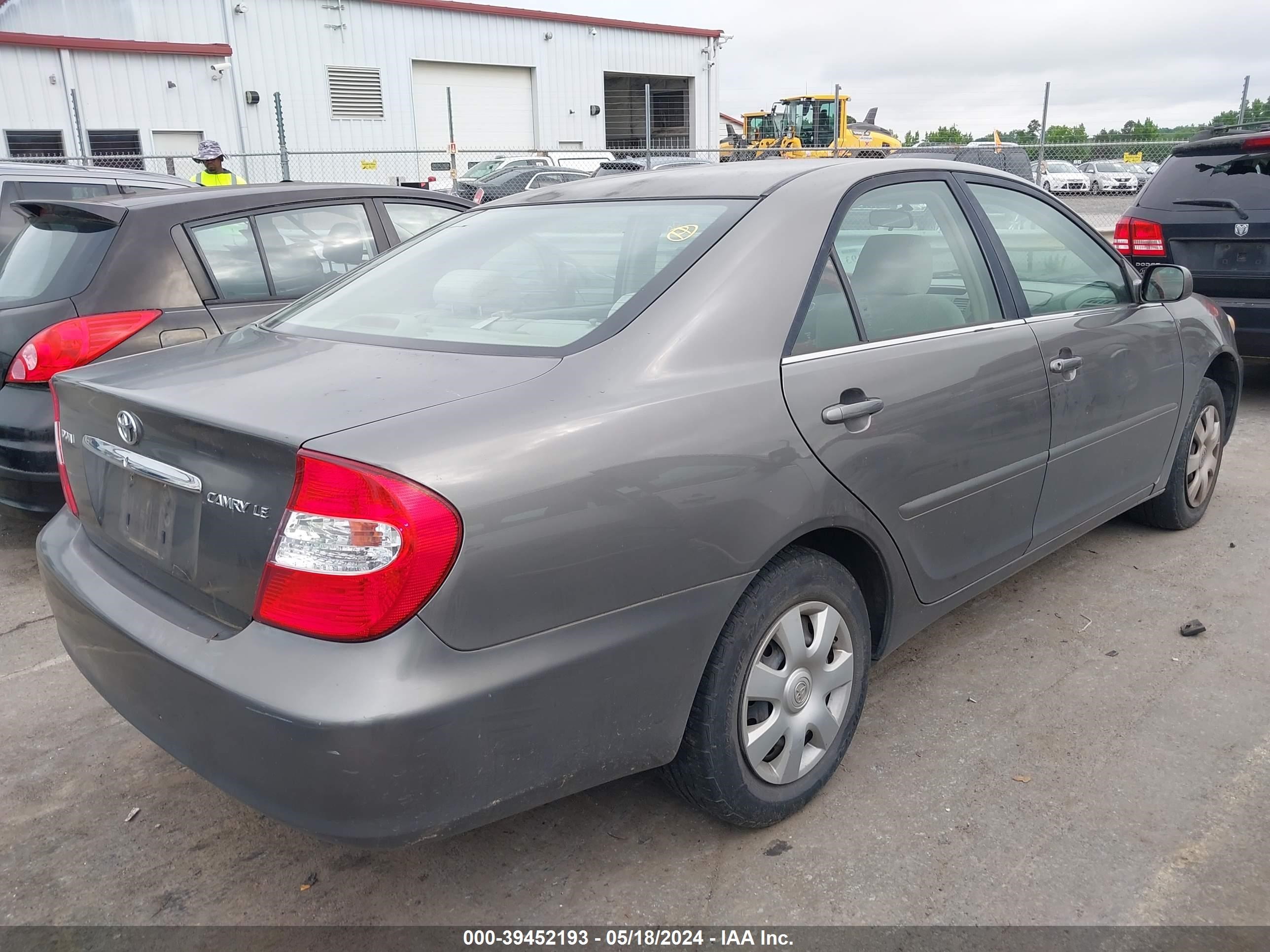 Photo 3 VIN: 4T1BE32K74U899587 - TOYOTA CAMRY 