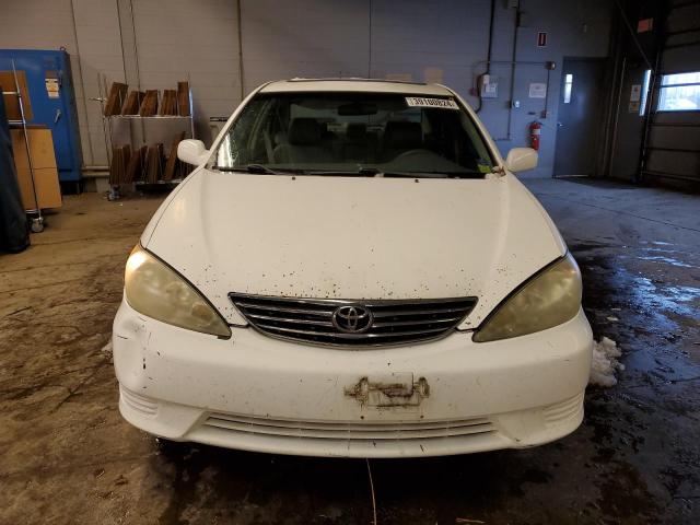 Photo 4 VIN: 4T1BE32K75U023782 - TOYOTA CAMRY 