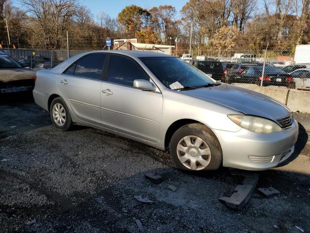 Photo 3 VIN: 4T1BE32K75U069340 - TOYOTA CAMRY LE 