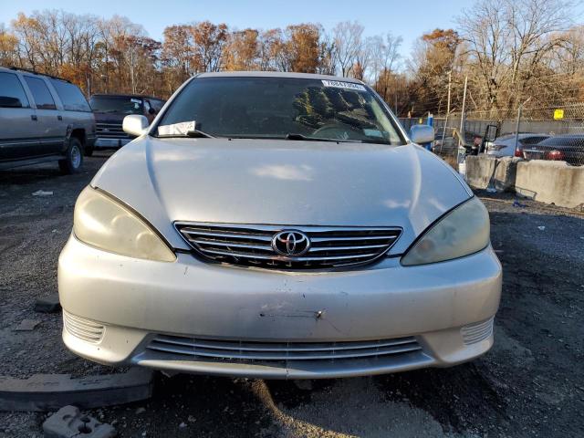 Photo 4 VIN: 4T1BE32K75U069340 - TOYOTA CAMRY LE 