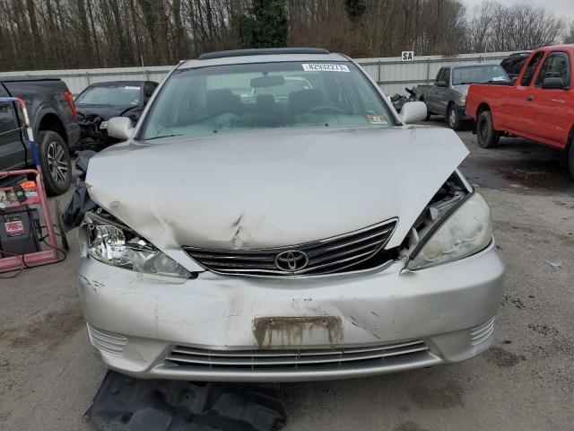 Photo 4 VIN: 4T1BE32K75U393789 - TOYOTA CAMRY 