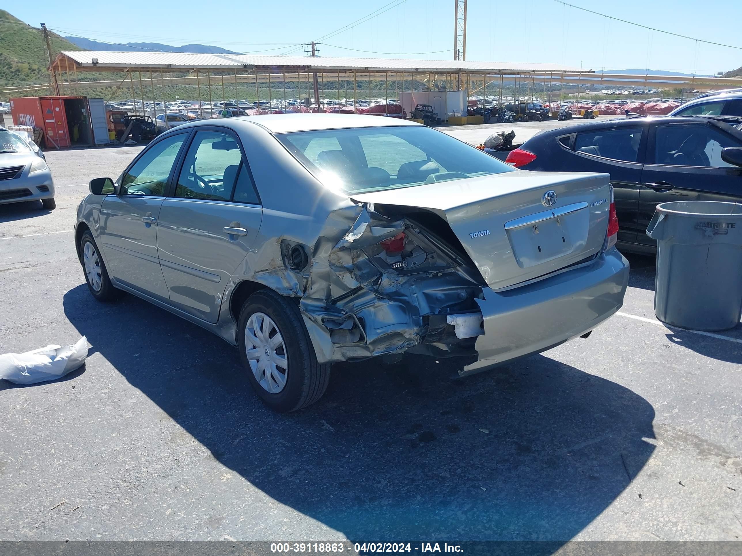 Photo 2 VIN: 4T1BE32K75U583110 - TOYOTA CAMRY 