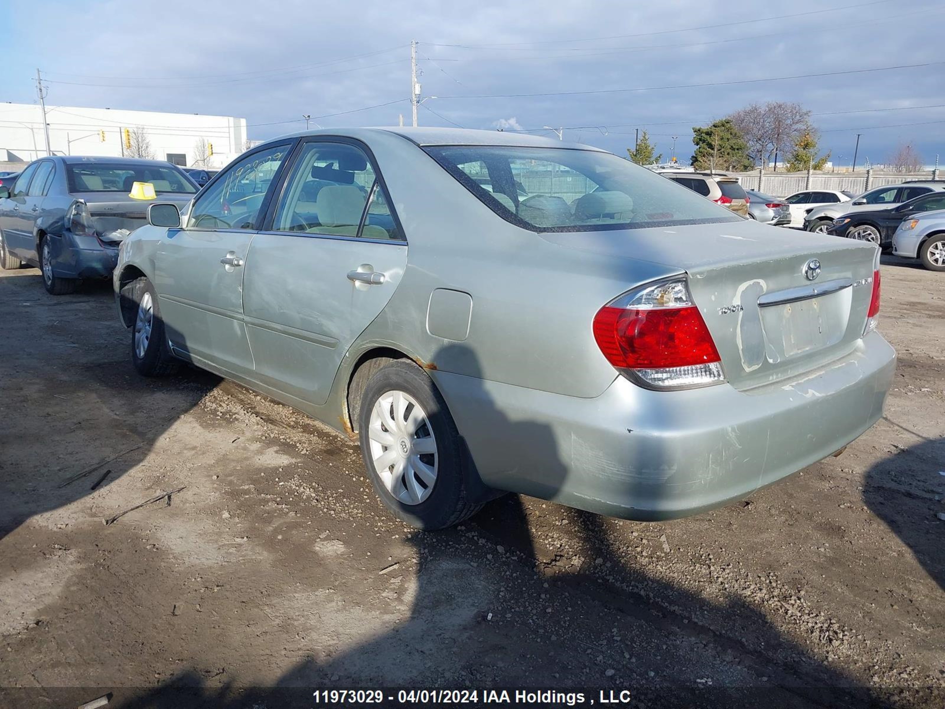 Photo 2 VIN: 4T1BE32K75U954573 - TOYOTA CAMRY 