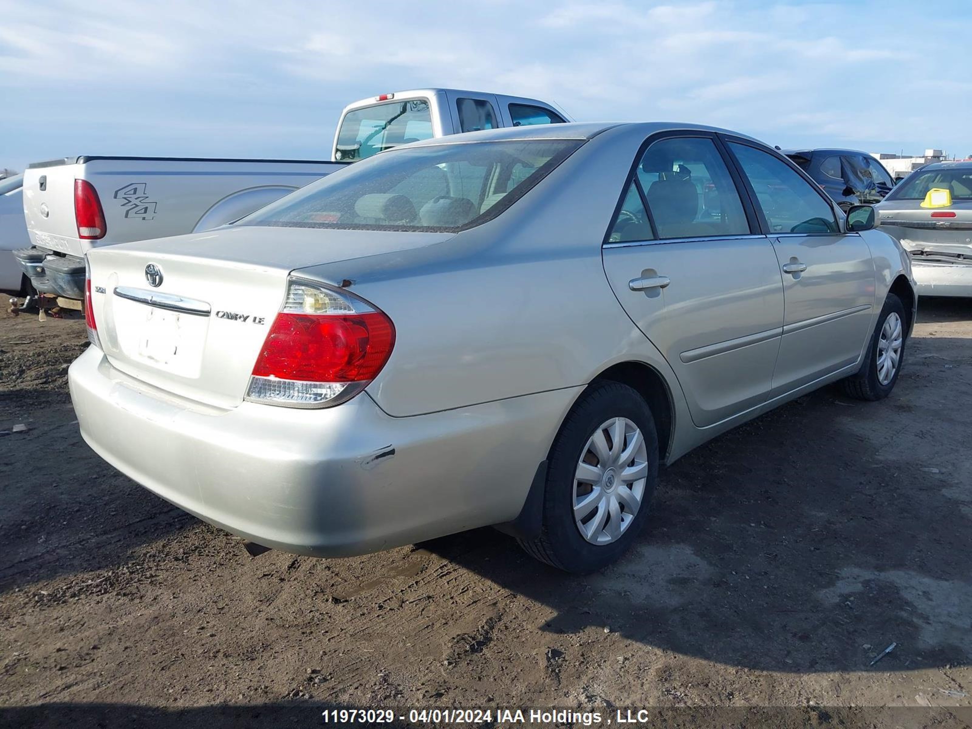 Photo 3 VIN: 4T1BE32K75U954573 - TOYOTA CAMRY 