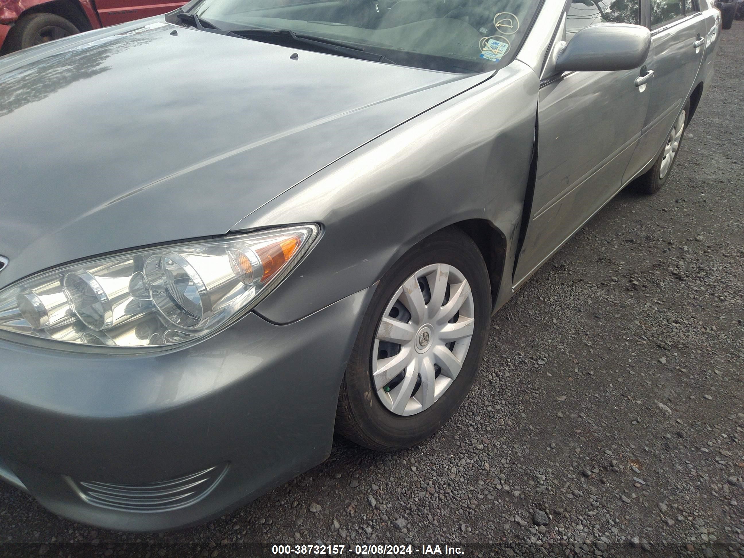 Photo 5 VIN: 4T1BE32K75U956176 - TOYOTA CAMRY 