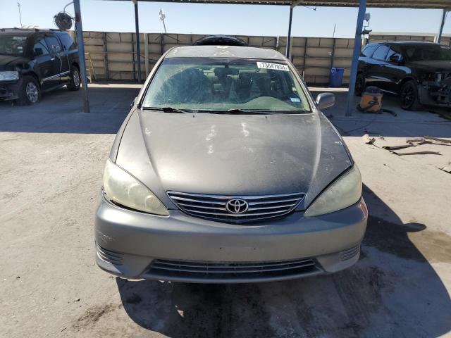 Photo 4 VIN: 4T1BE32K75U965217 - TOYOTA CAMRY LE 