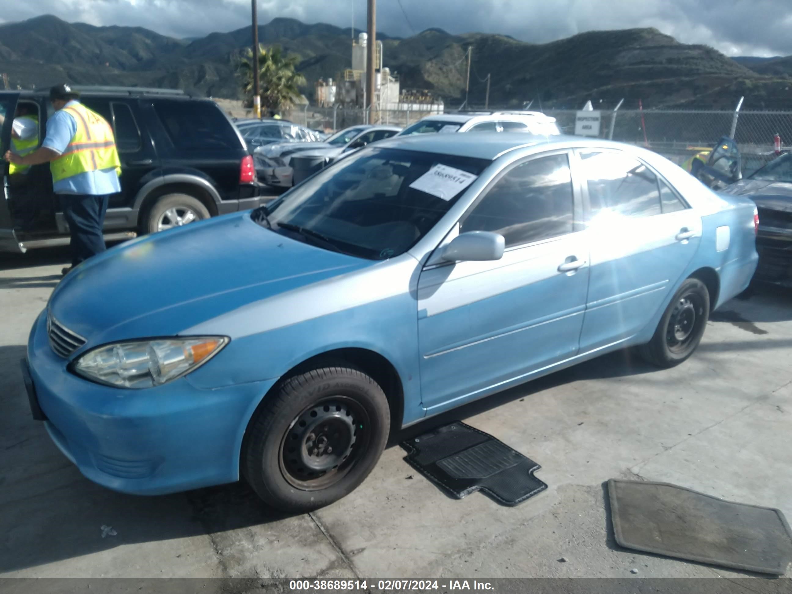 Photo 1 VIN: 4T1BE32K75U984527 - TOYOTA CAMRY 