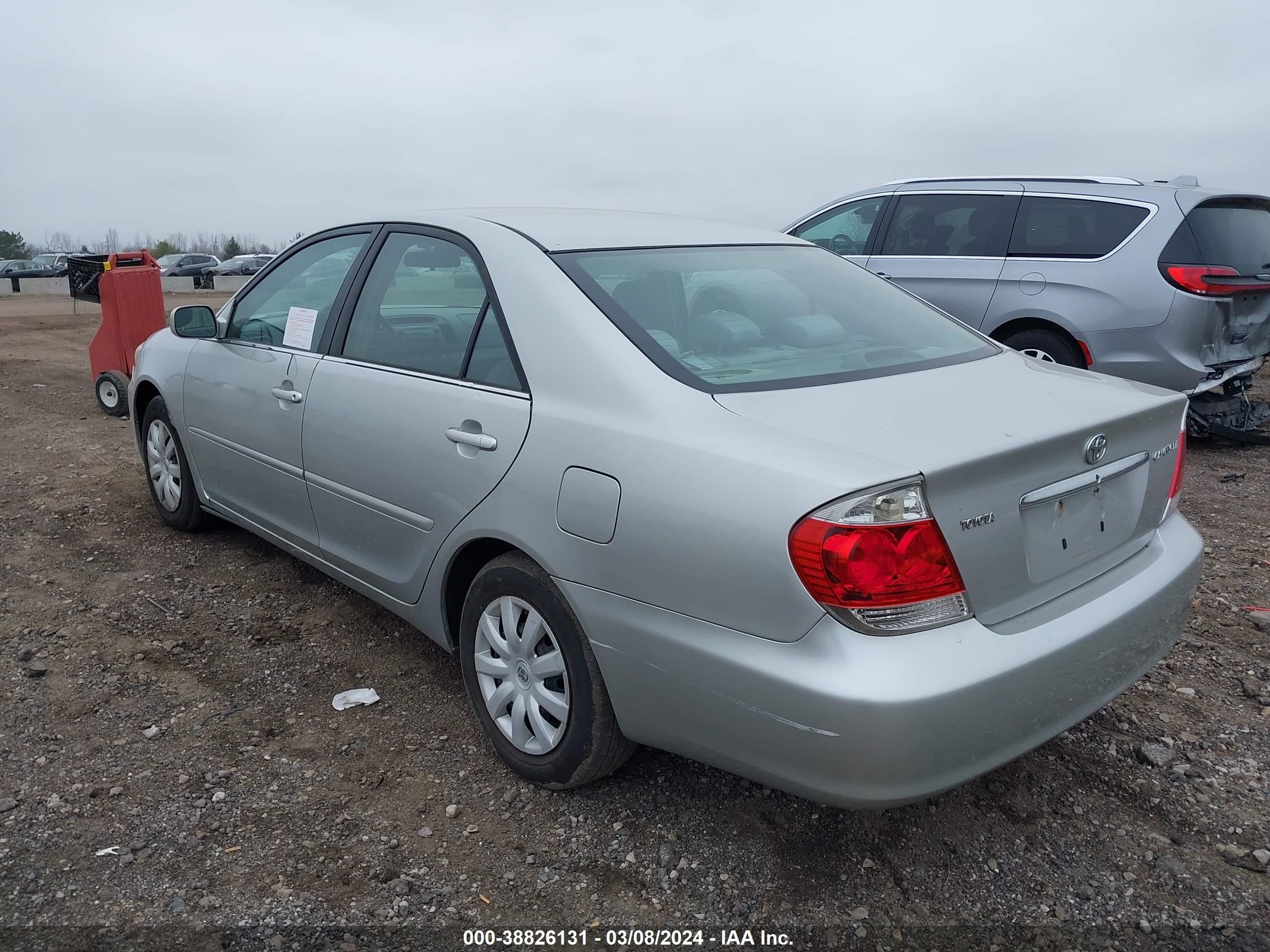 Photo 2 VIN: 4T1BE32K76U156821 - TOYOTA CAMRY 