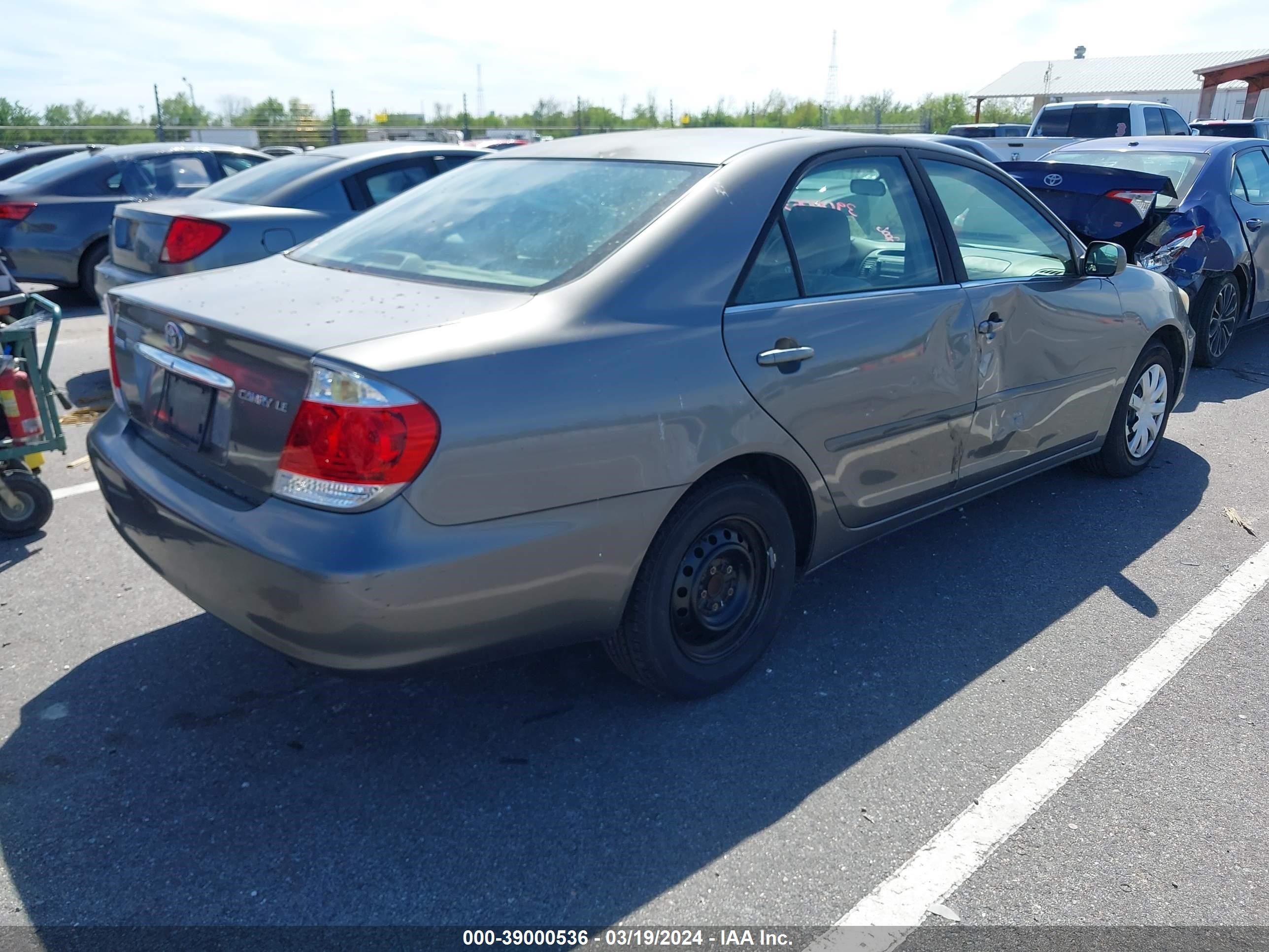 Photo 3 VIN: 4T1BE32K76U668711 - TOYOTA CAMRY 