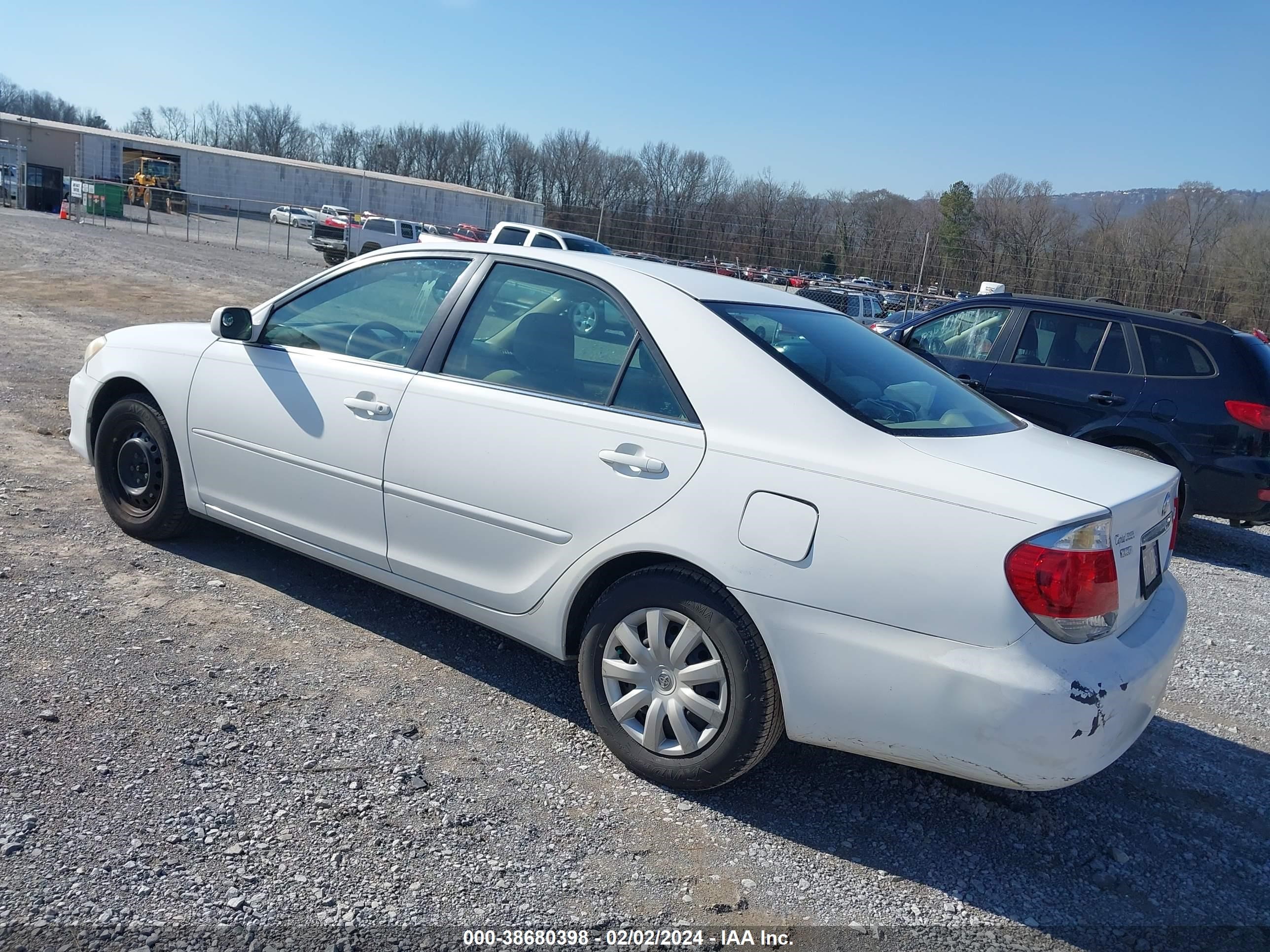 Photo 2 VIN: 4T1BE32K76U728289 - TOYOTA CAMRY 