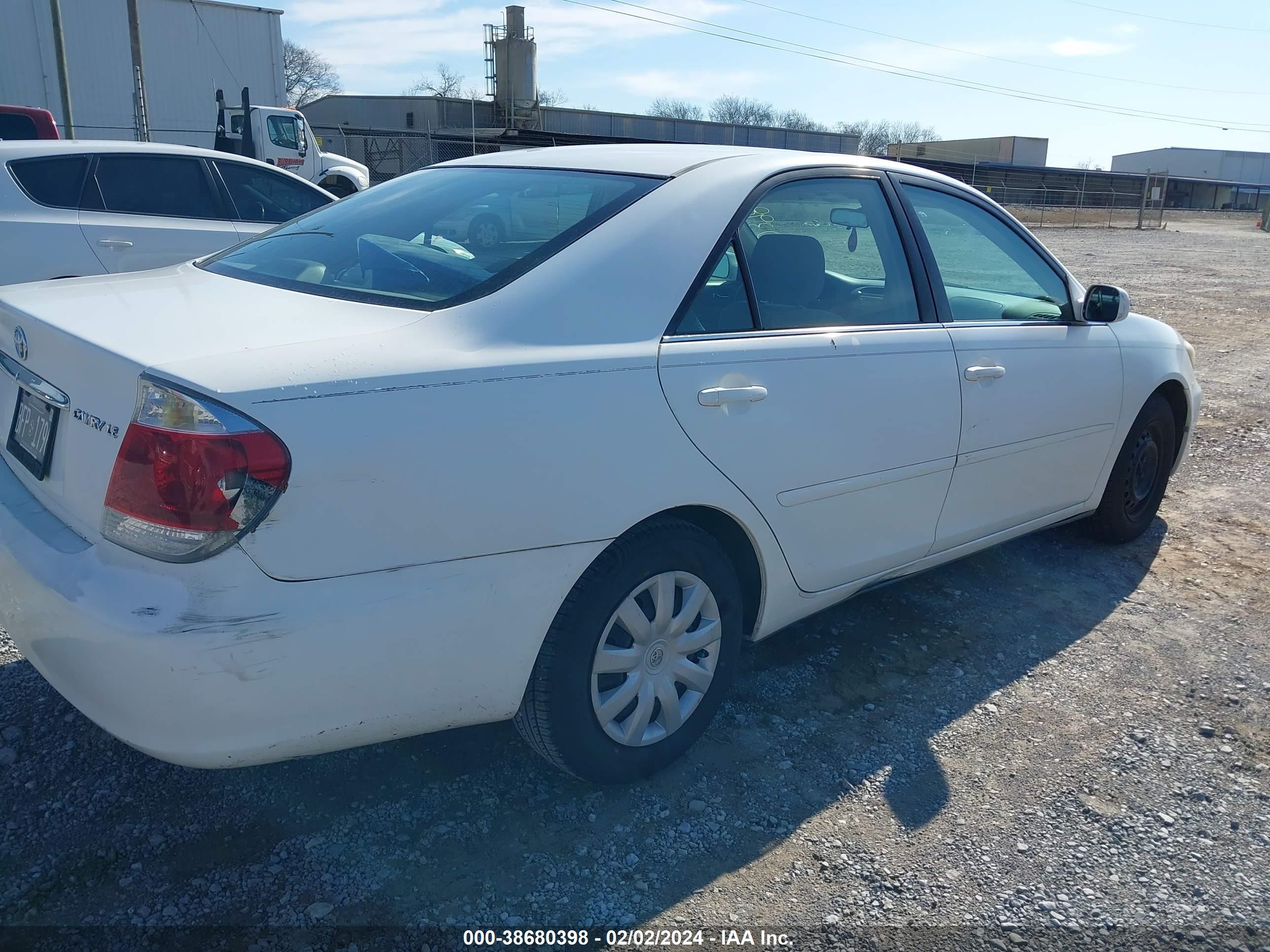 Photo 3 VIN: 4T1BE32K76U728289 - TOYOTA CAMRY 