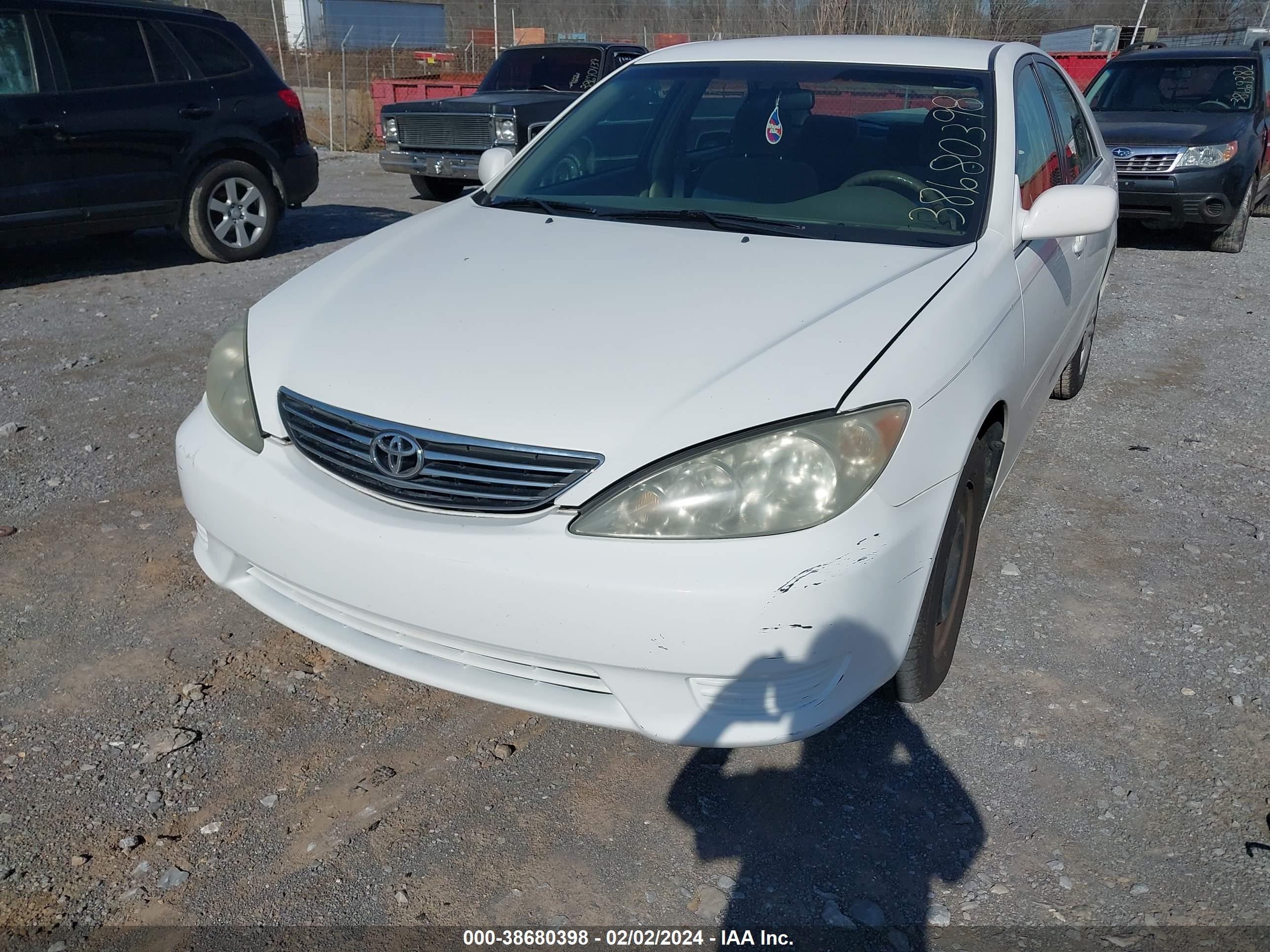 Photo 5 VIN: 4T1BE32K76U728289 - TOYOTA CAMRY 