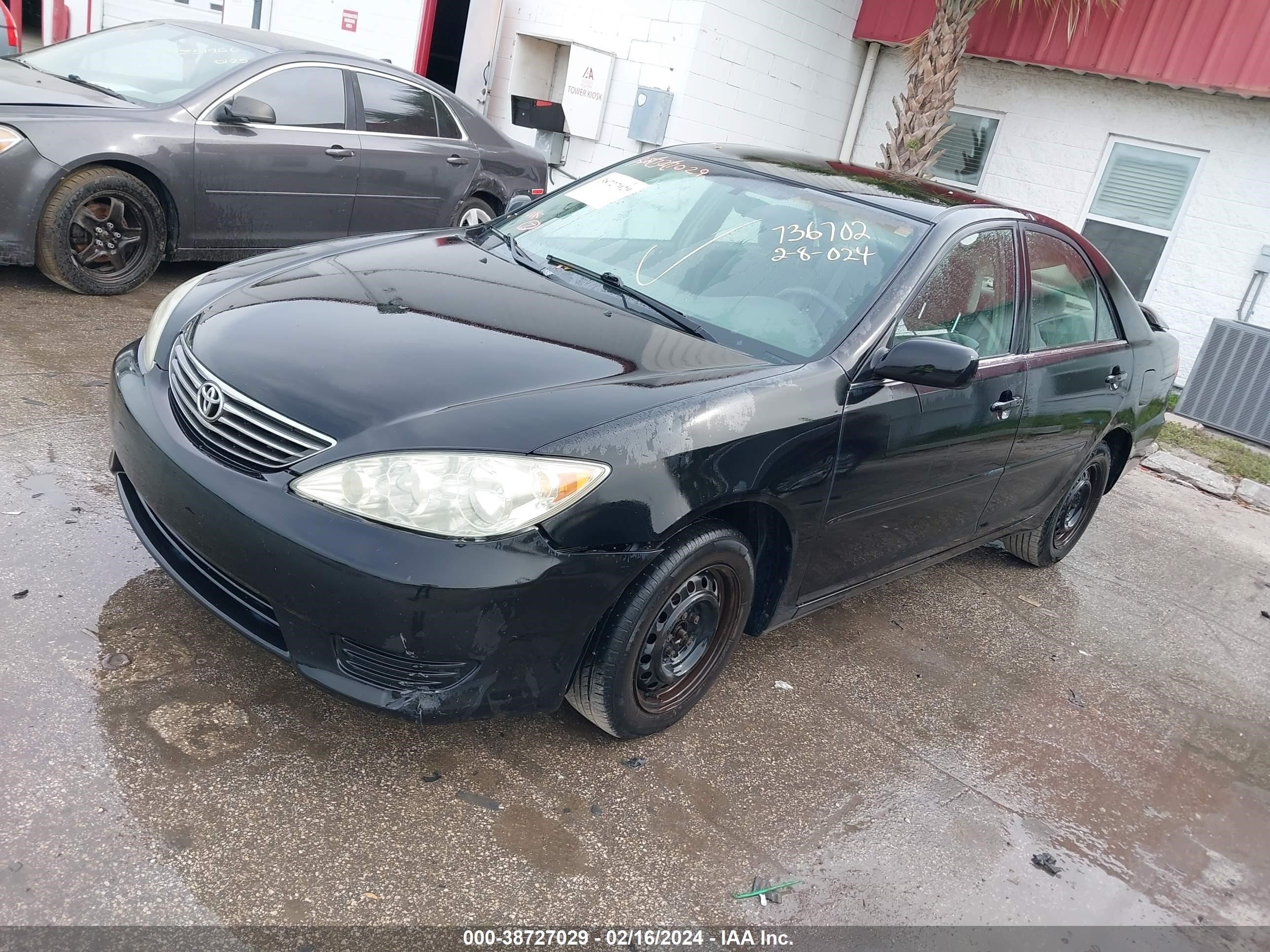 Photo 1 VIN: 4T1BE32K76U736702 - TOYOTA CAMRY 