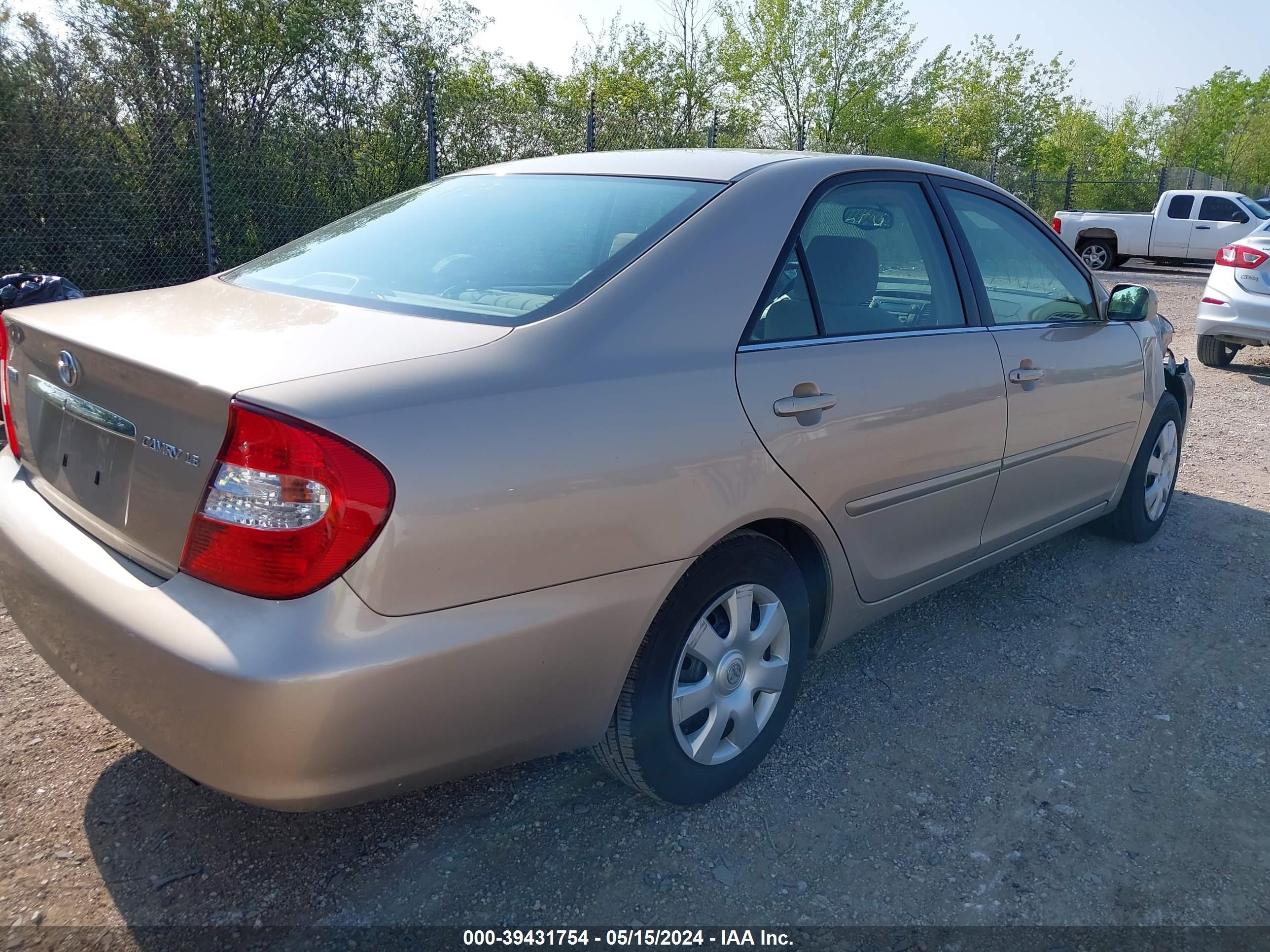 Photo 3 VIN: 4T1BE32K82U065678 - TOYOTA CAMRY 