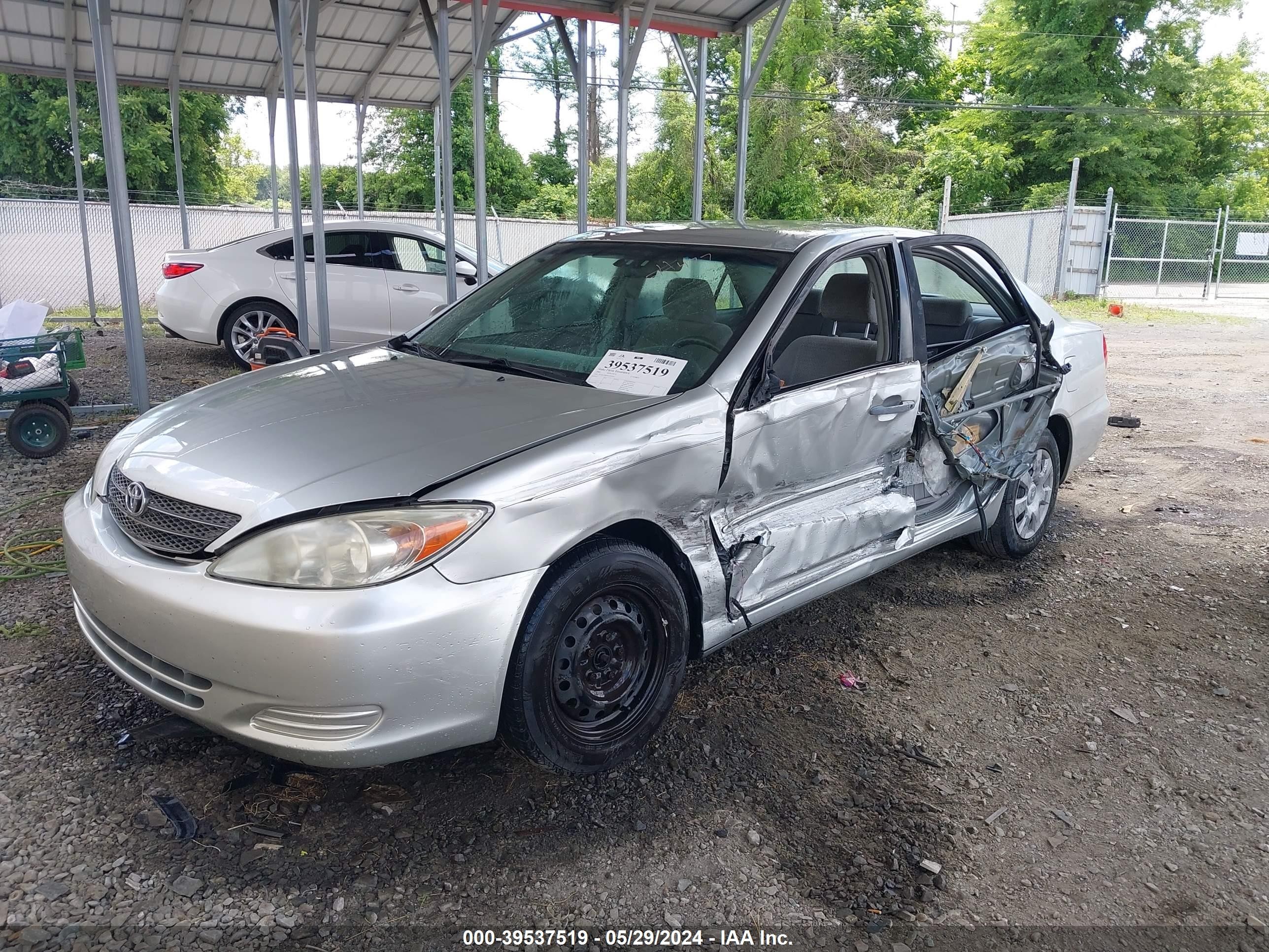 Photo 1 VIN: 4T1BE32K82U507634 - TOYOTA CAMRY 