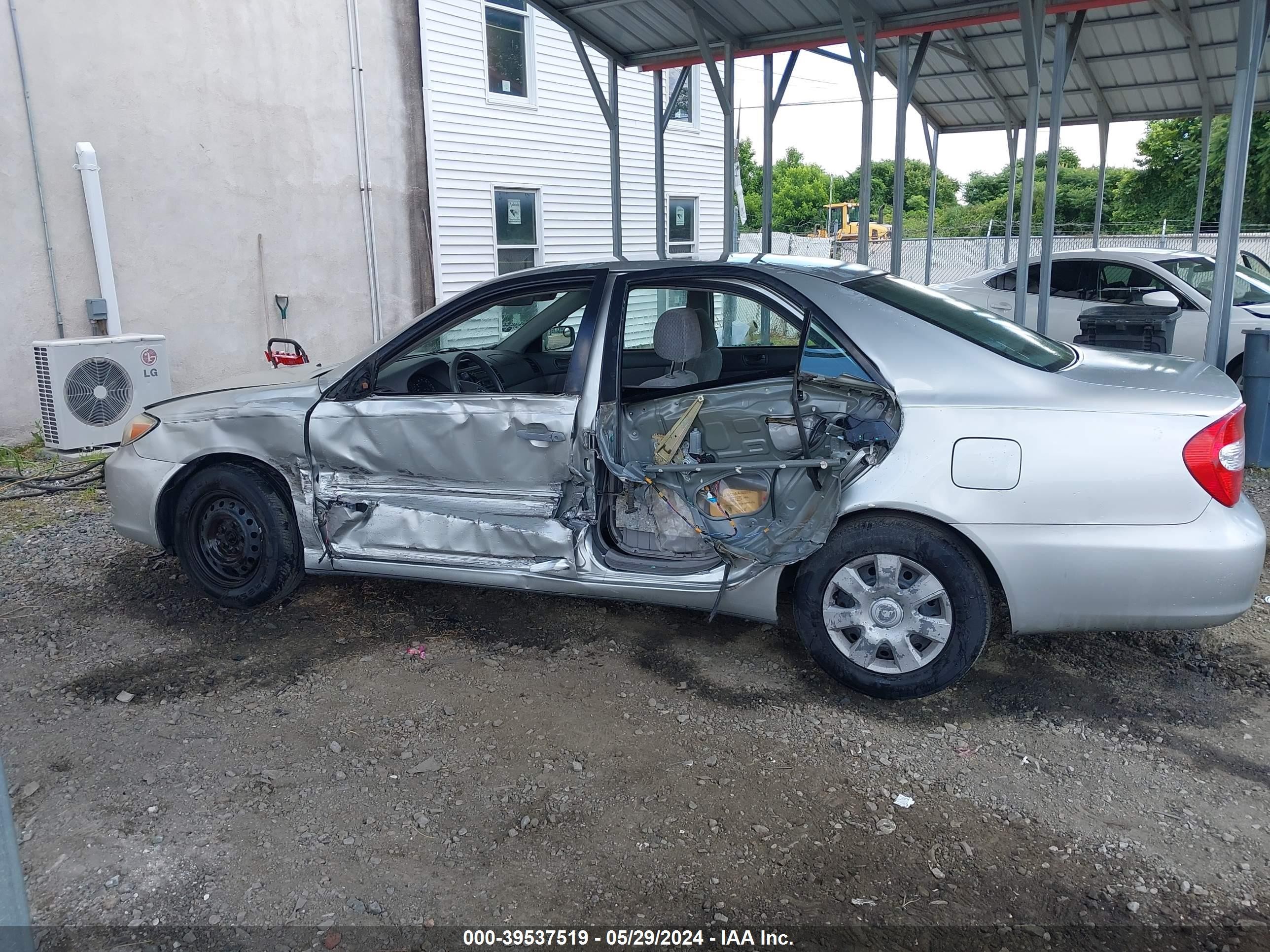 Photo 13 VIN: 4T1BE32K82U507634 - TOYOTA CAMRY 