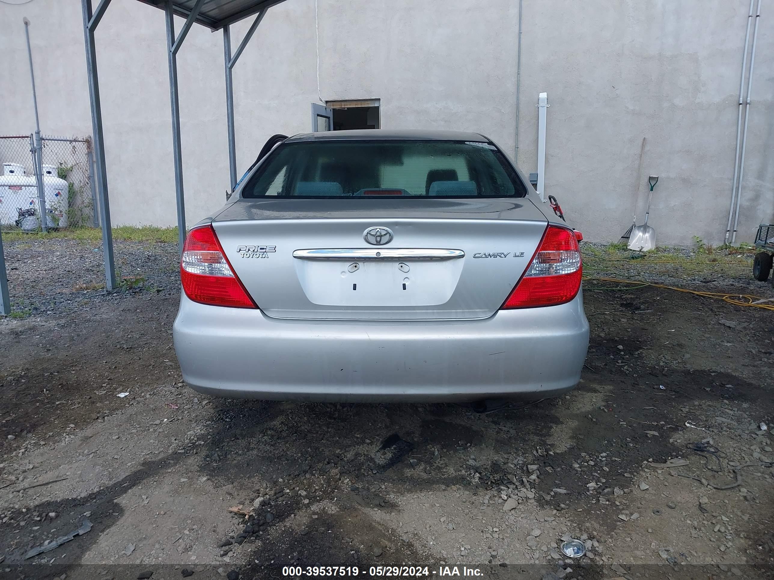 Photo 15 VIN: 4T1BE32K82U507634 - TOYOTA CAMRY 