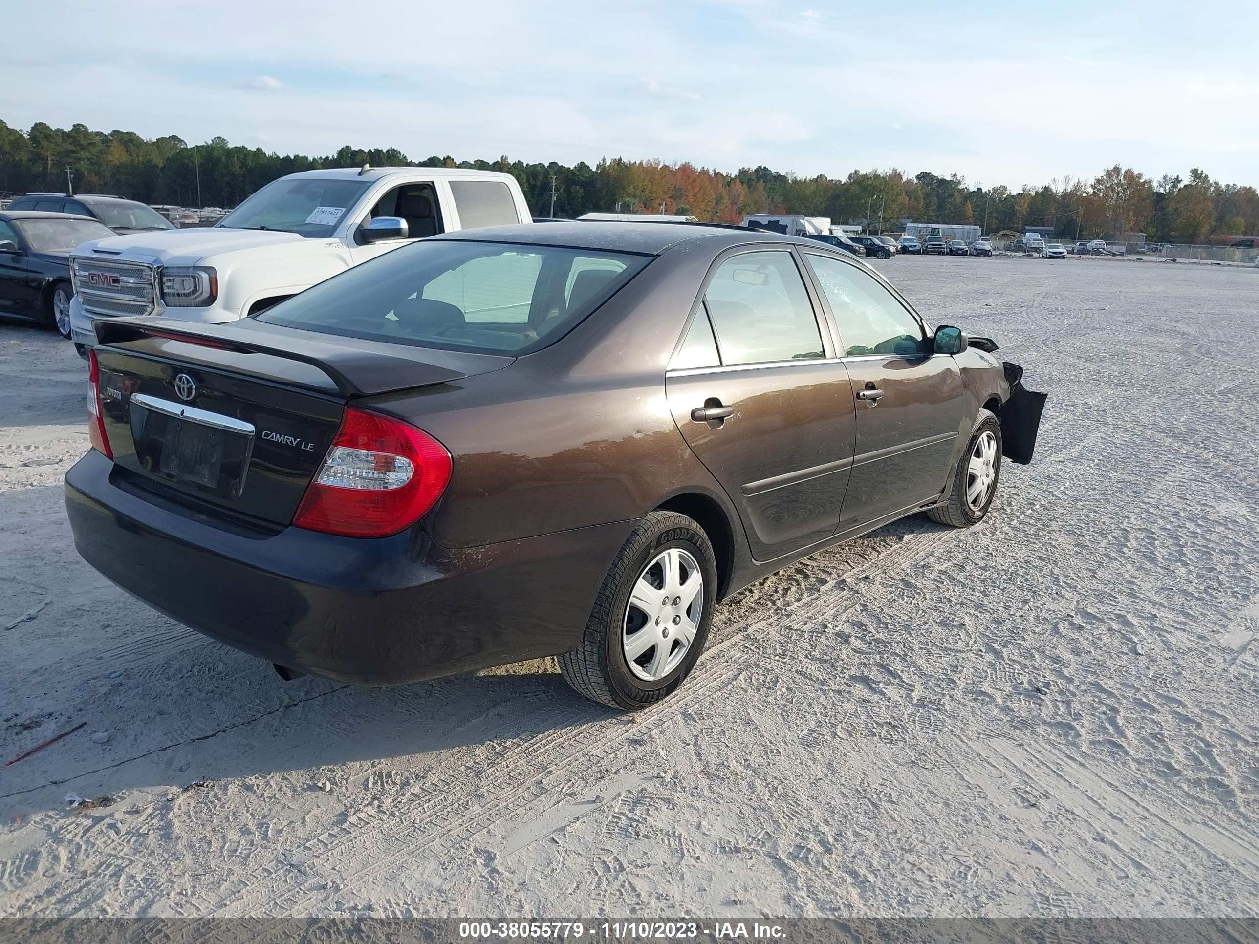 Photo 3 VIN: 4T1BE32K82U542982 - TOYOTA CAMRY 