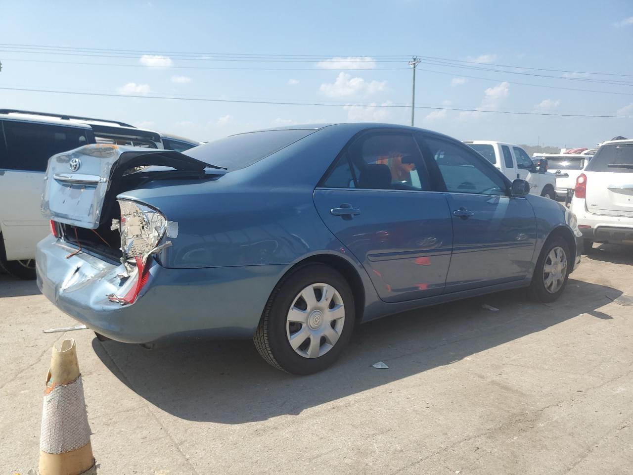 Photo 2 VIN: 4T1BE32K82U602095 - TOYOTA CAMRY 