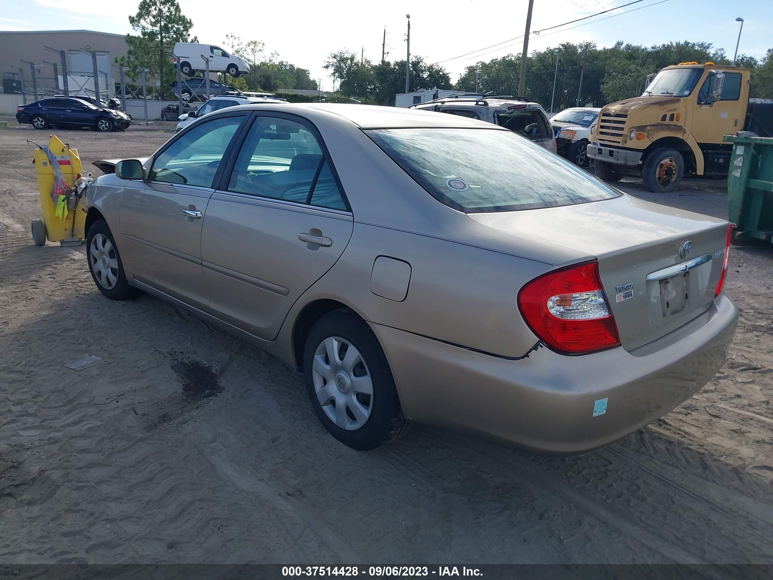 Photo 2 VIN: 4T1BE32K83U218576 - TOYOTA CAMRY 