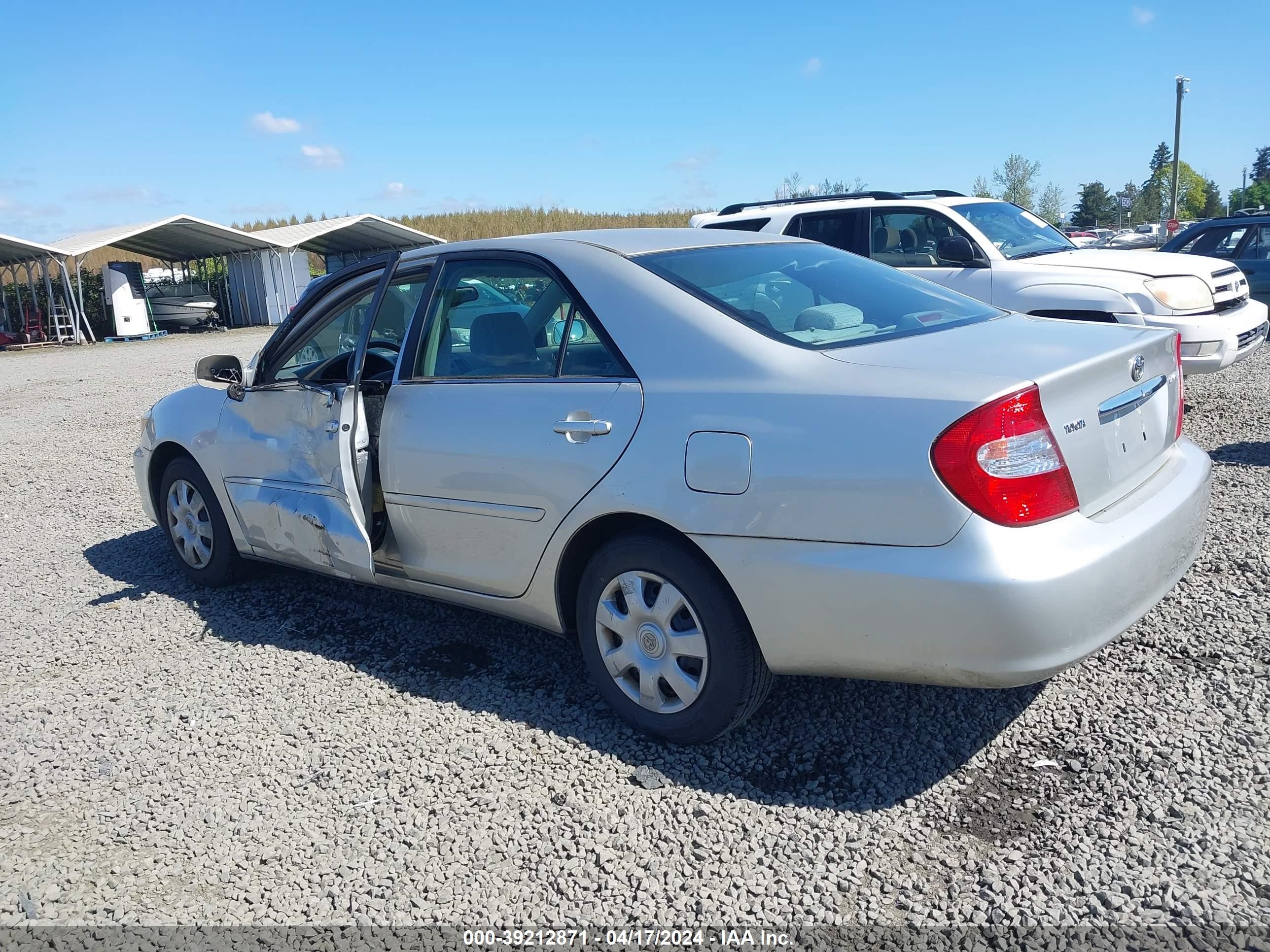 Photo 2 VIN: 4T1BE32K83U780543 - TOYOTA CAMRY 