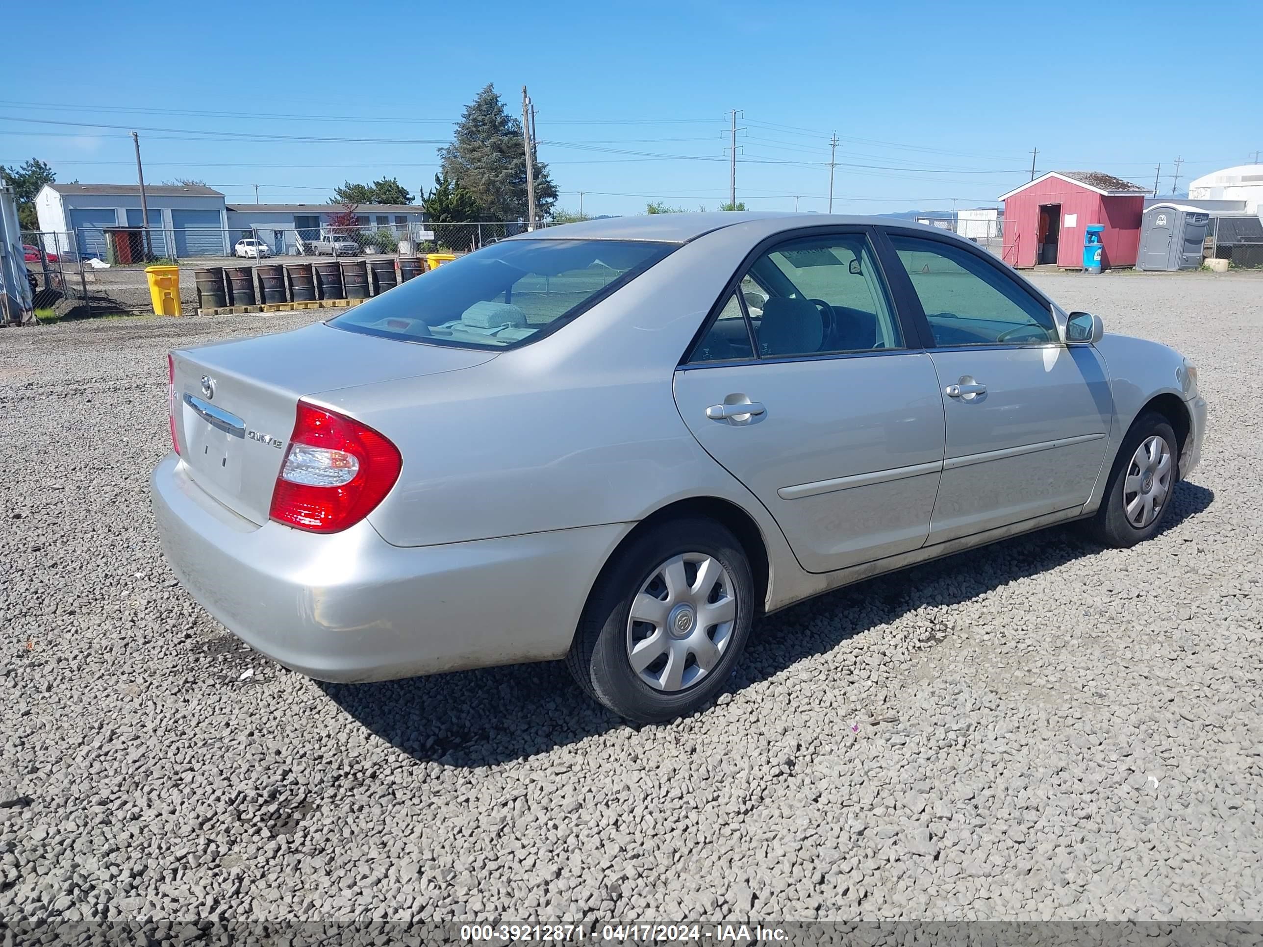 Photo 3 VIN: 4T1BE32K83U780543 - TOYOTA CAMRY 