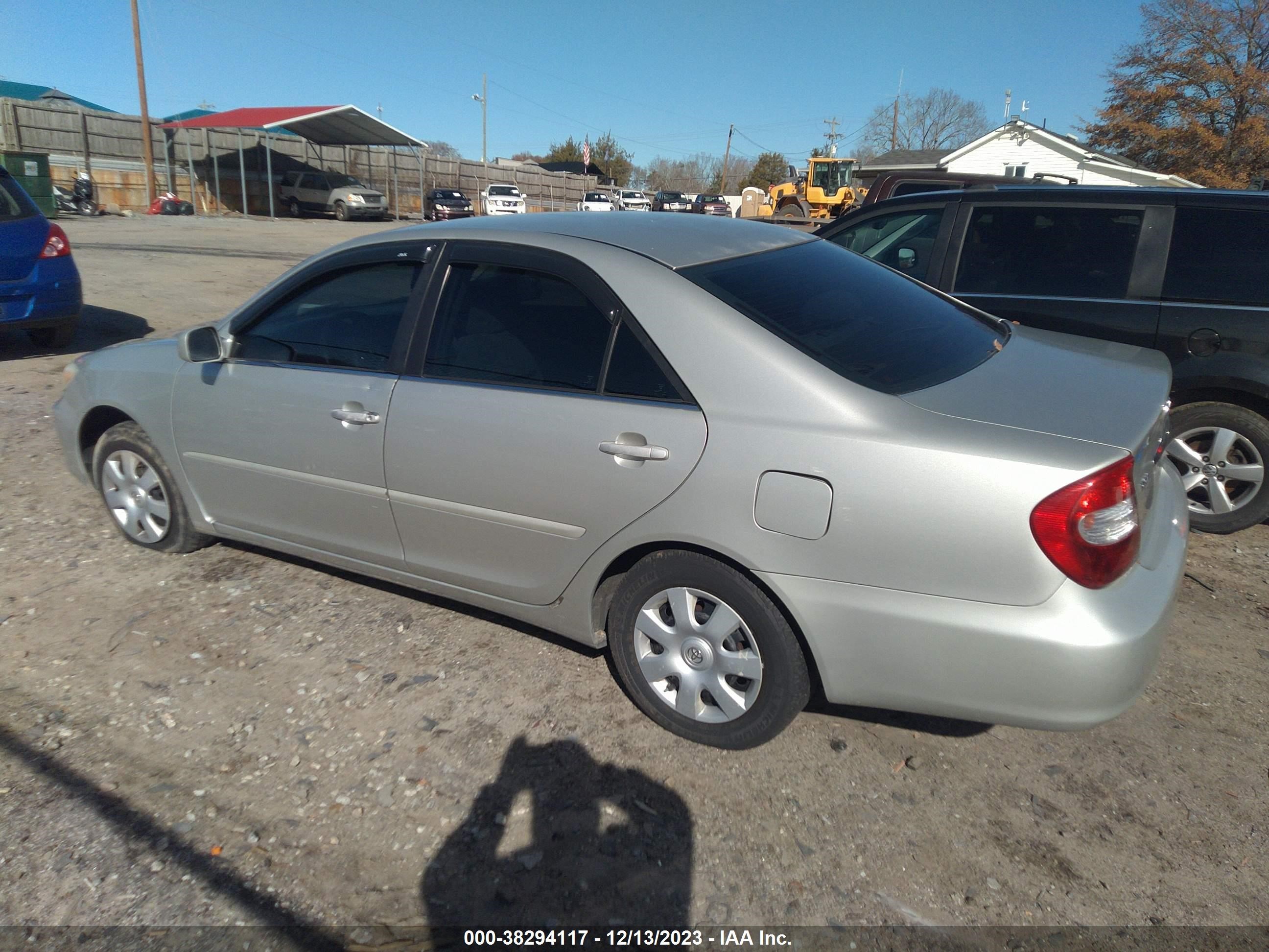 Photo 2 VIN: 4T1BE32K84U271876 - TOYOTA CAMRY 