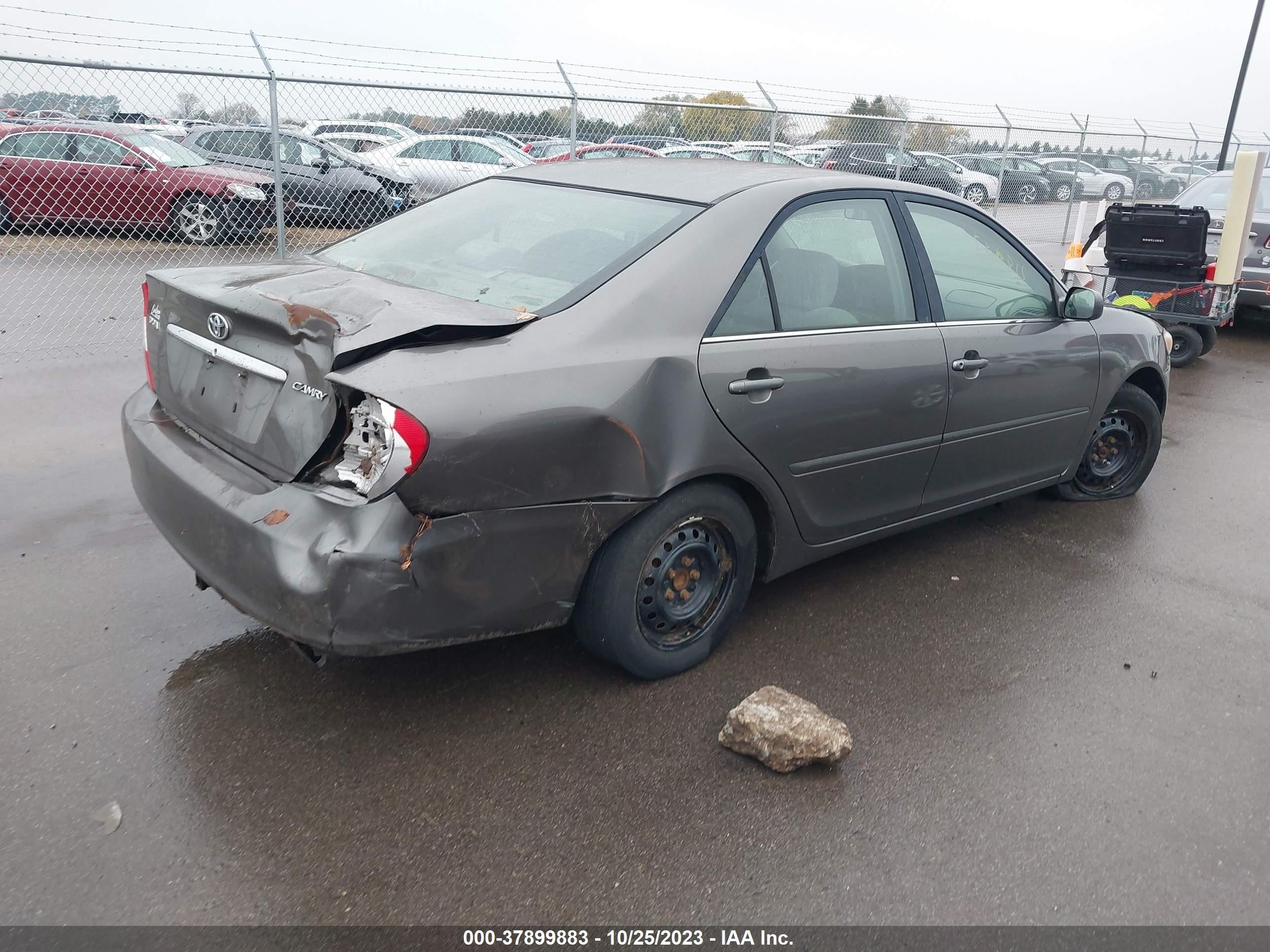 Photo 3 VIN: 4T1BE32K84U801621 - TOYOTA CAMRY 