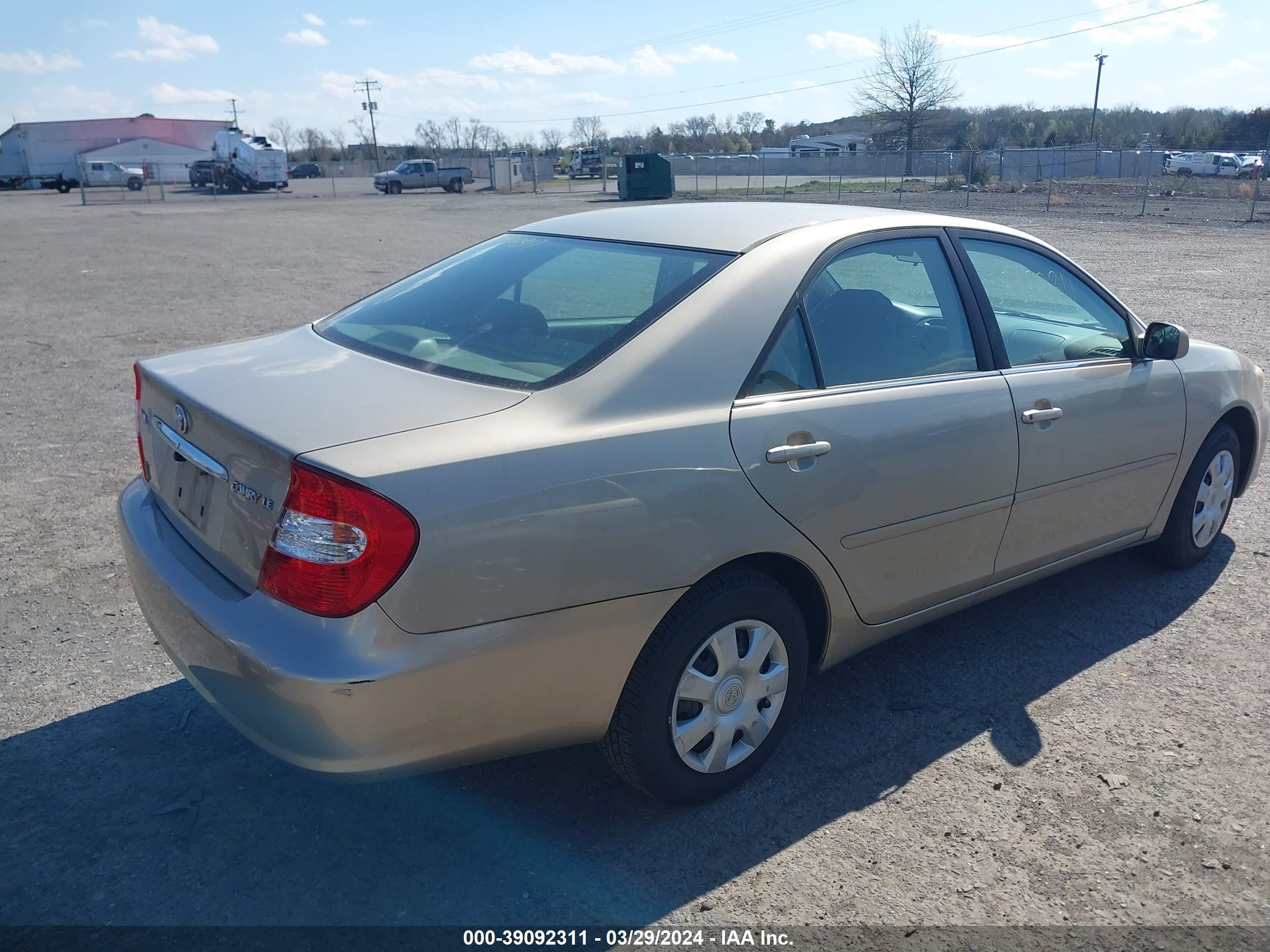 Photo 3 VIN: 4T1BE32K84U865917 - TOYOTA CAMRY 