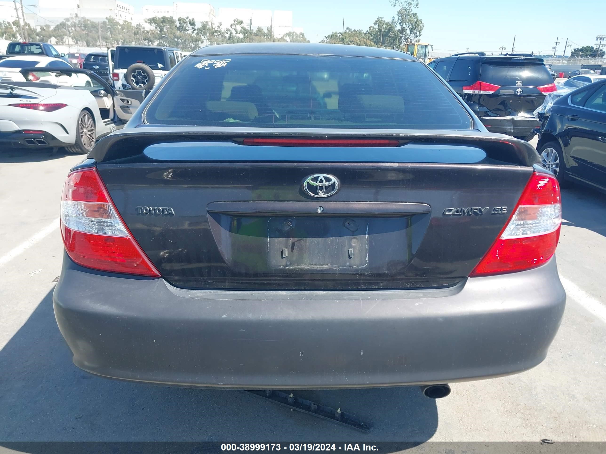 Photo 15 VIN: 4T1BE32K84U930555 - TOYOTA CAMRY 