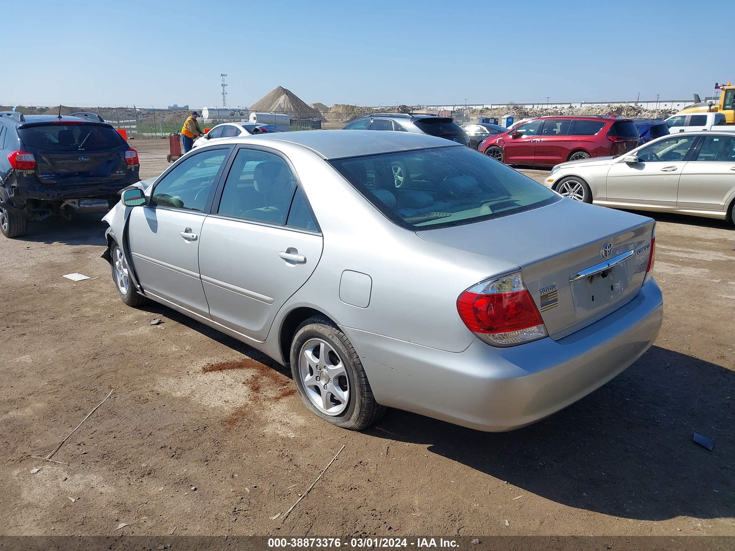 Photo 2 VIN: 4T1BE32K85U032958 - TOYOTA CAMRY 