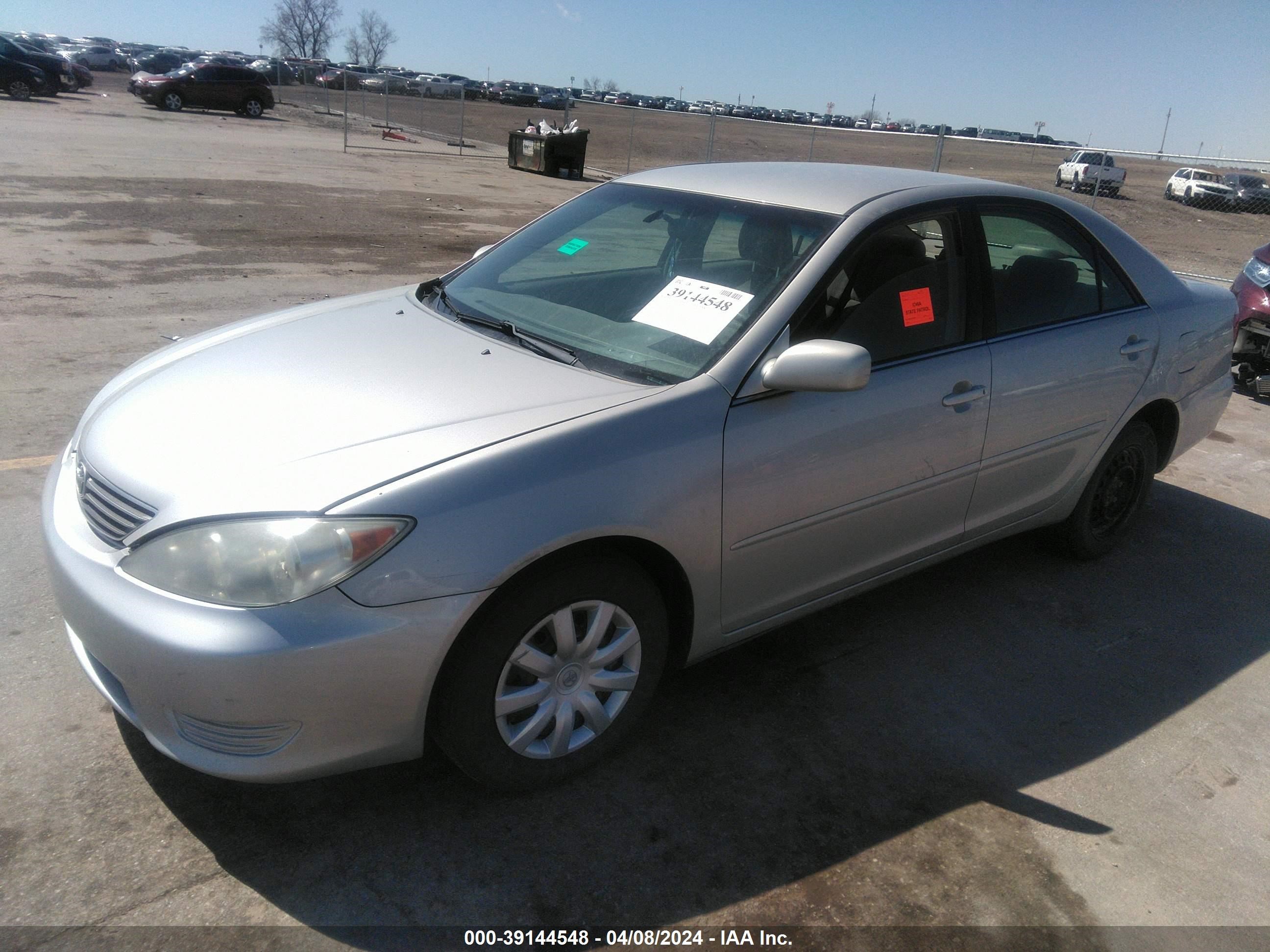 Photo 1 VIN: 4T1BE32K85U070822 - TOYOTA CAMRY 