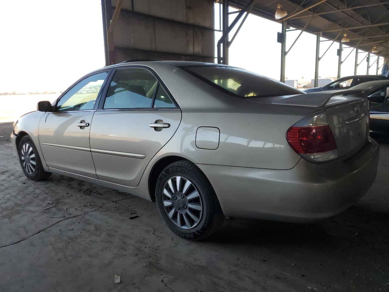 Photo 1 VIN: 4T1BE32K85U505998 - TOYOTA CAMRY 