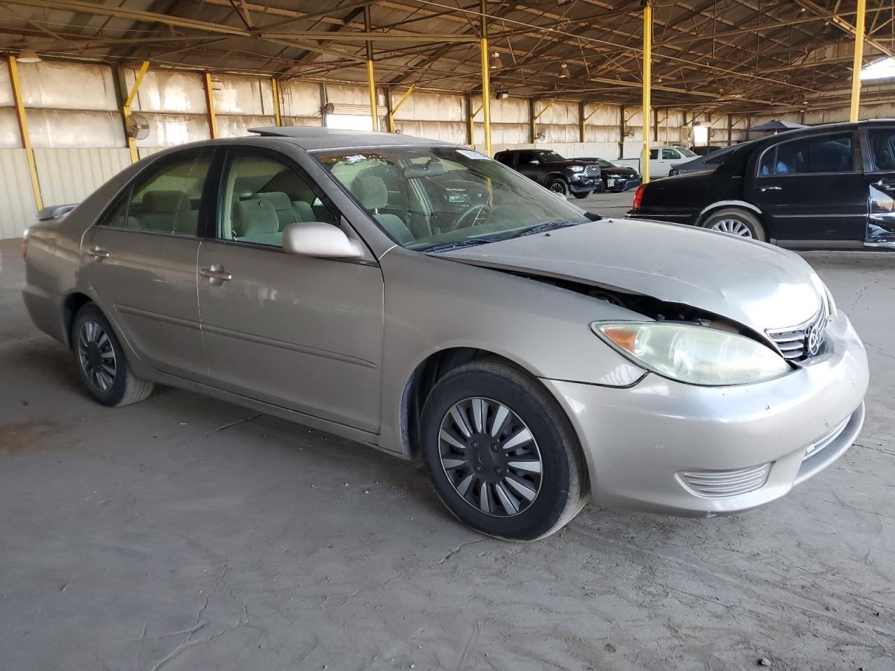 Photo 3 VIN: 4T1BE32K85U505998 - TOYOTA CAMRY 